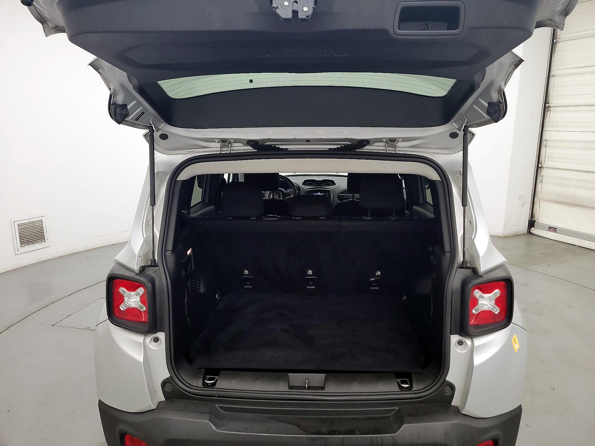 Thumbnail: 2020 Jeep Renegade - 16