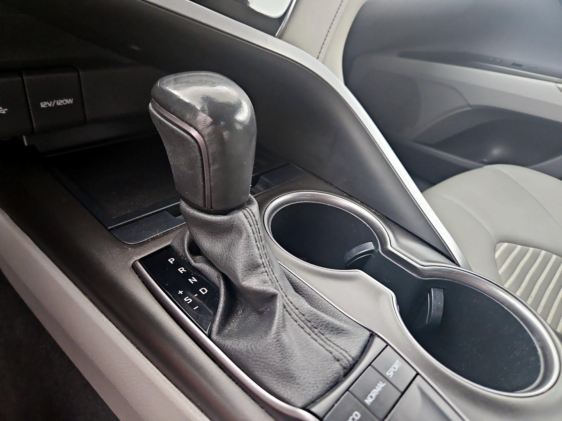 Thumbnail: 2023 Toyota Camry - 17