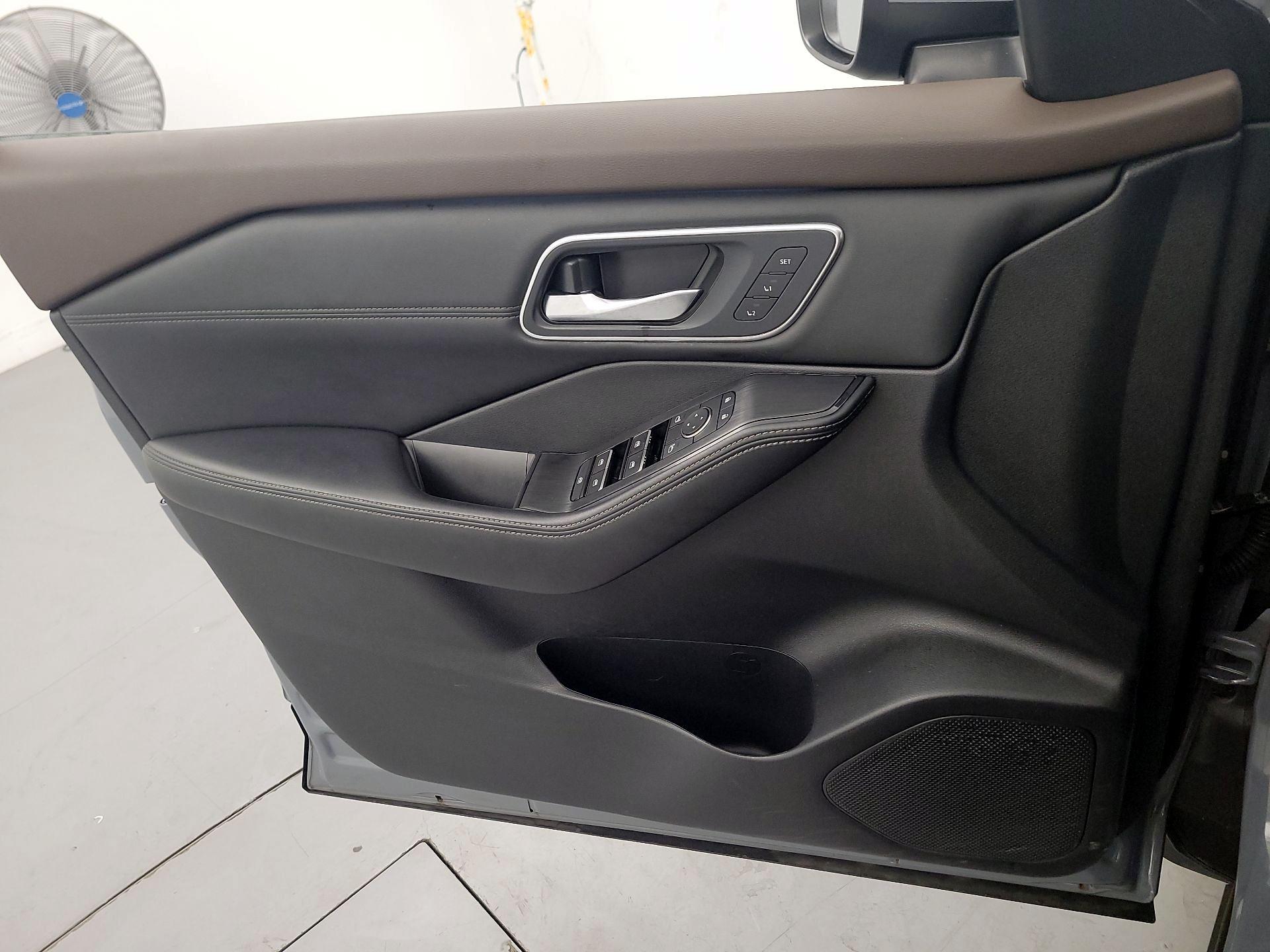 Thumbnail: 2022 Nissan Rogue - 12