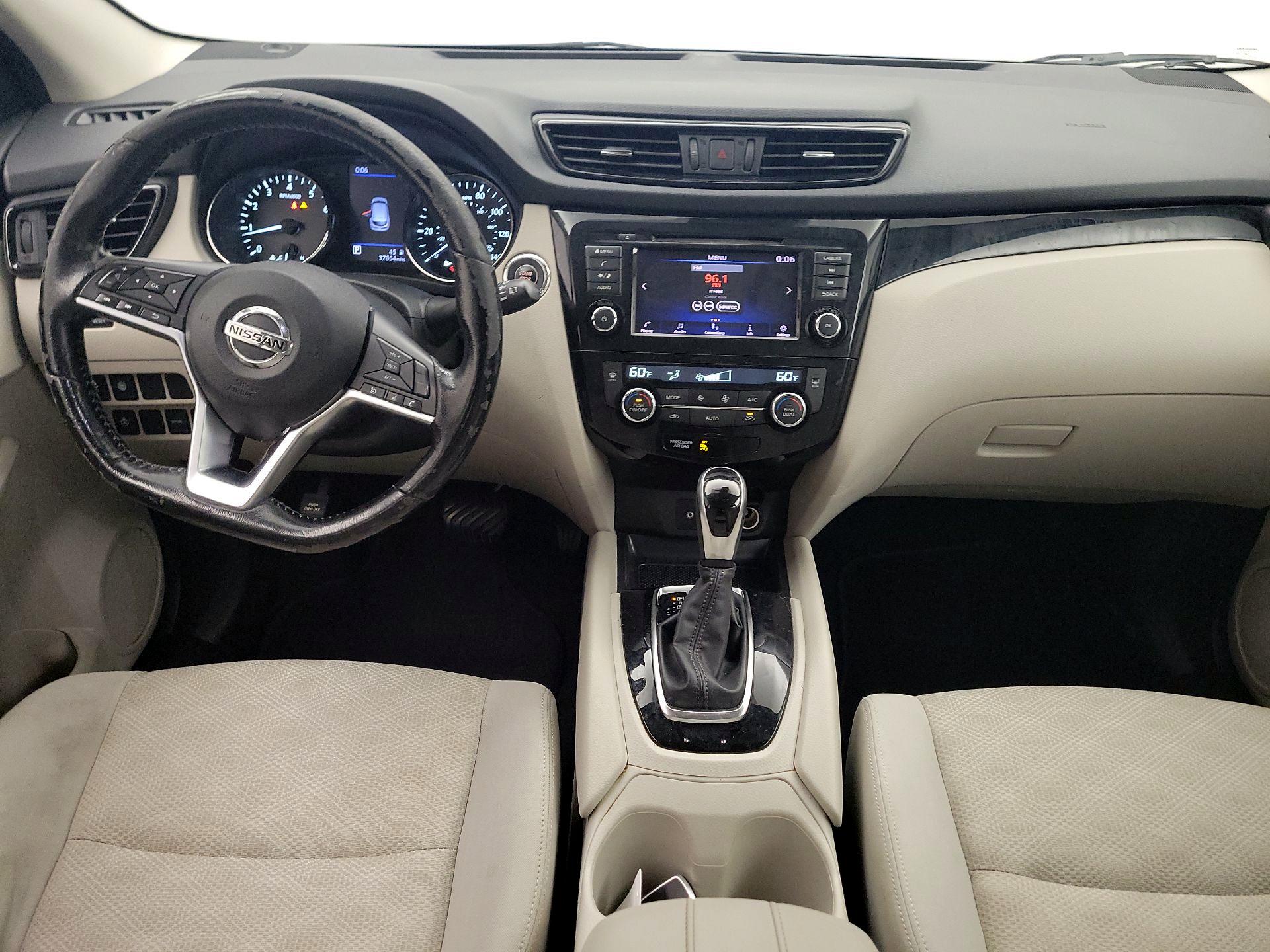 Thumbnail: 2020 Nissan Rogue Sport - 9