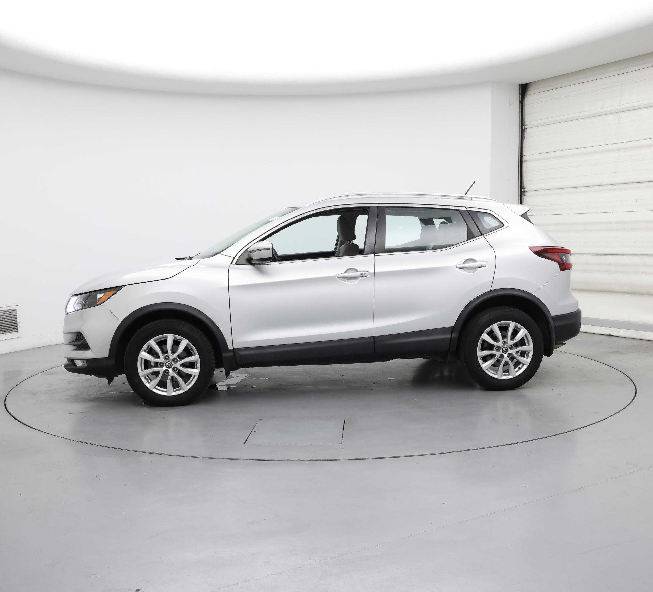Thumbnail: 2020 Nissan Rogue Sport - 3