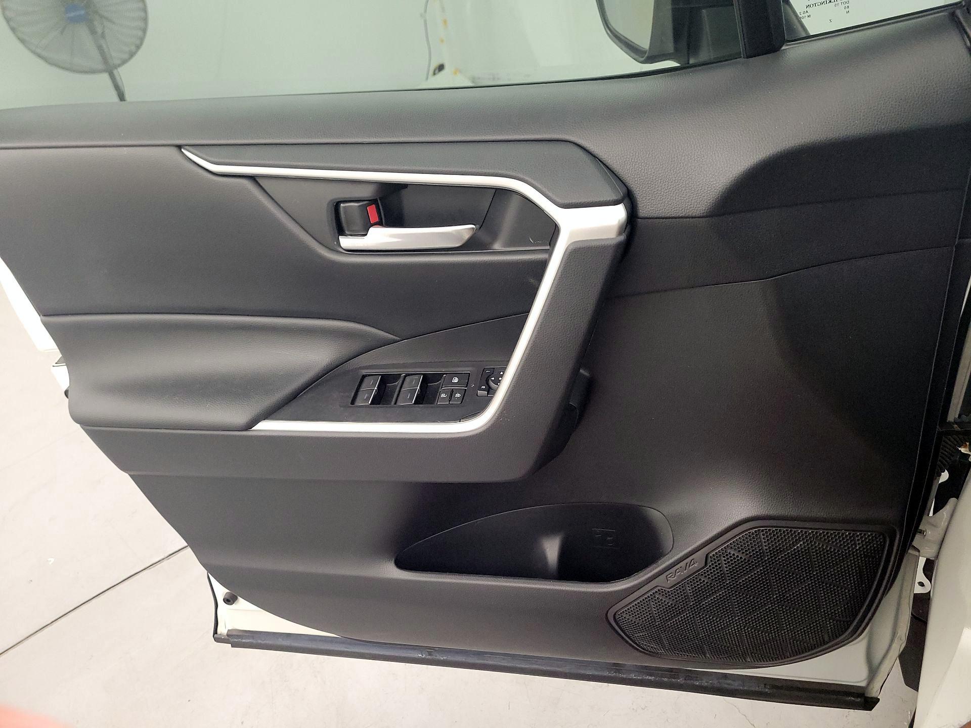 Thumbnail: 2023 Toyota RAV4 - 12