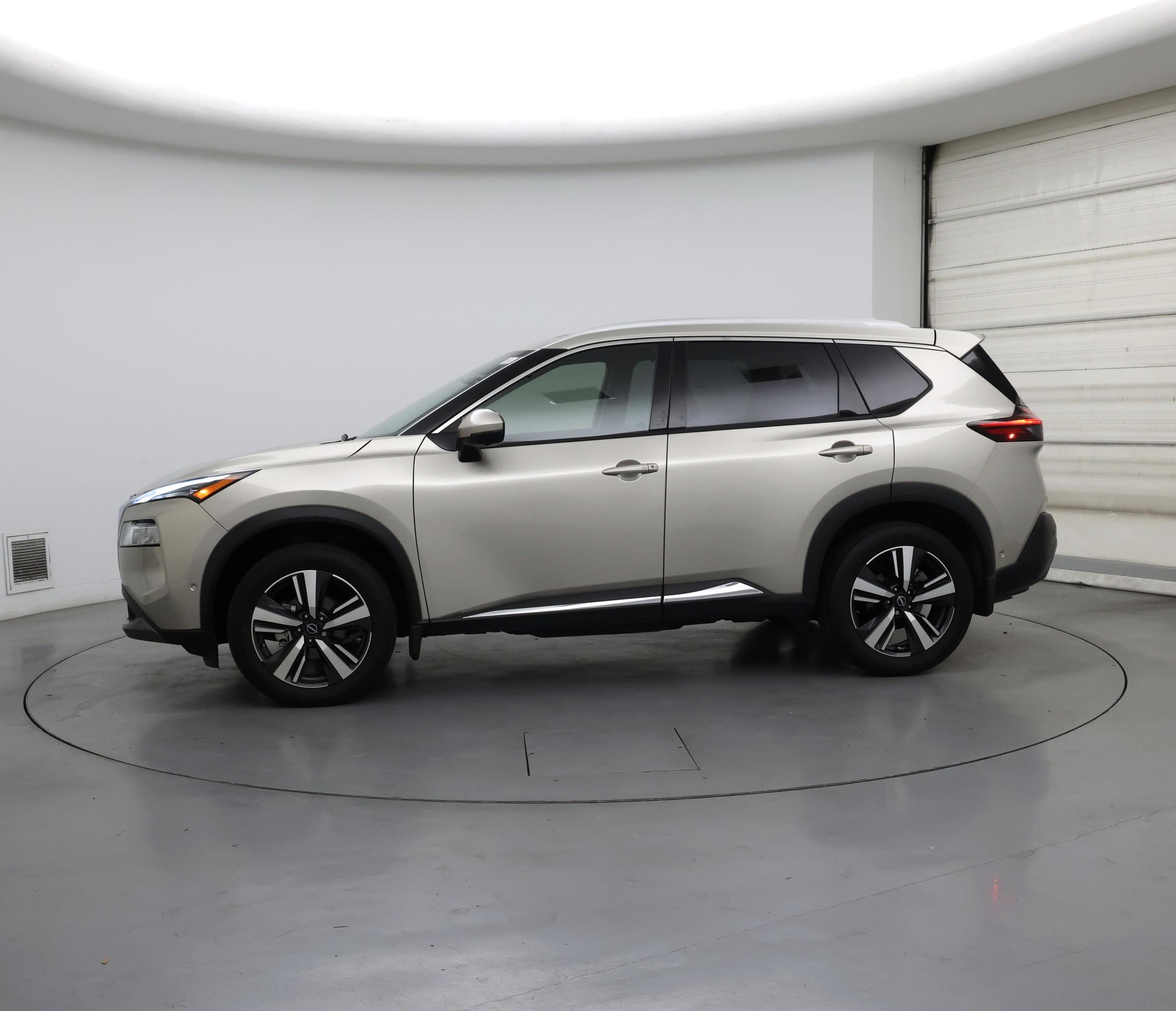 Thumbnail: 2022 Nissan Rogue - 3
