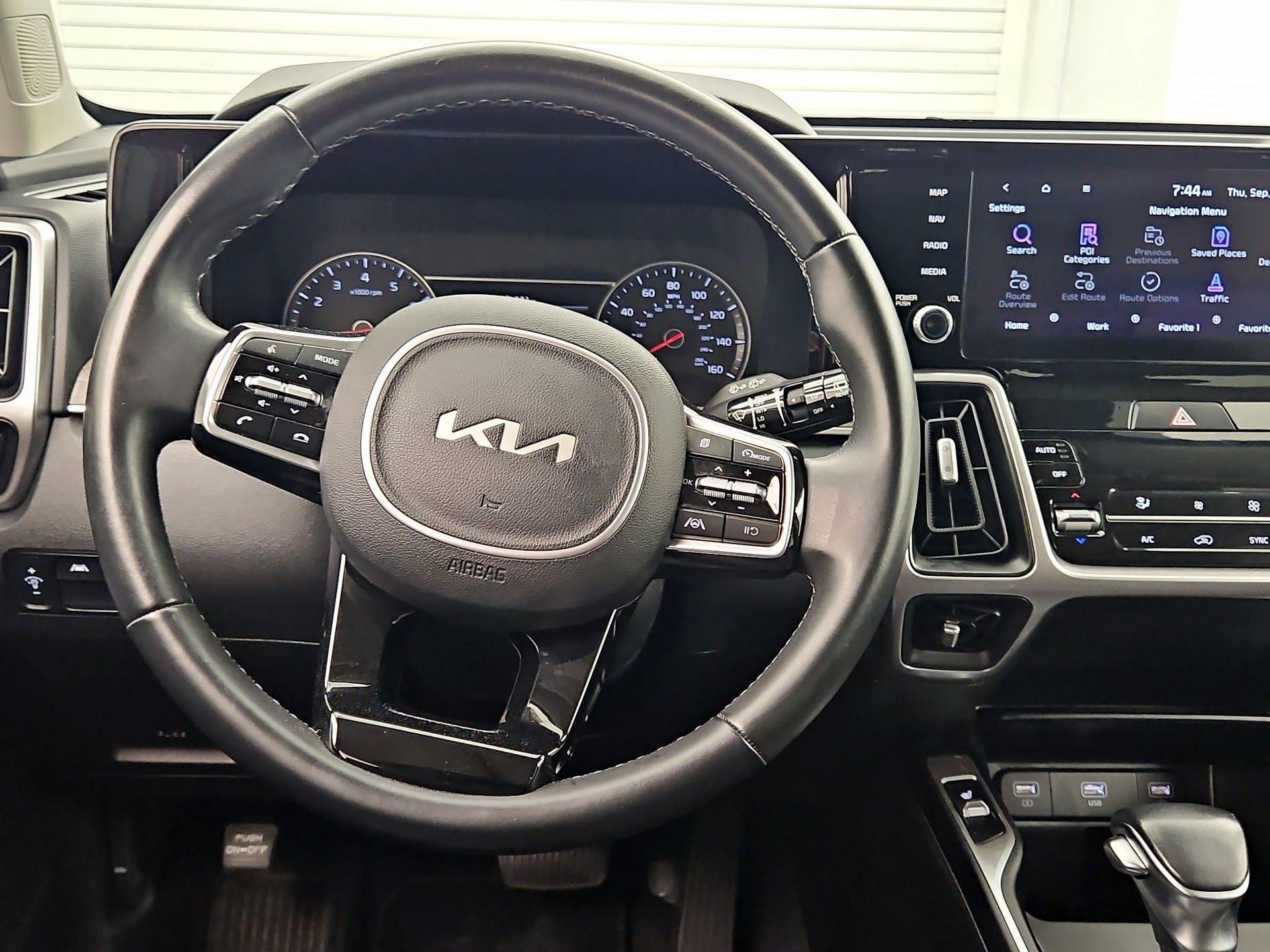 Thumbnail: 2022 Kia Sorento - 10