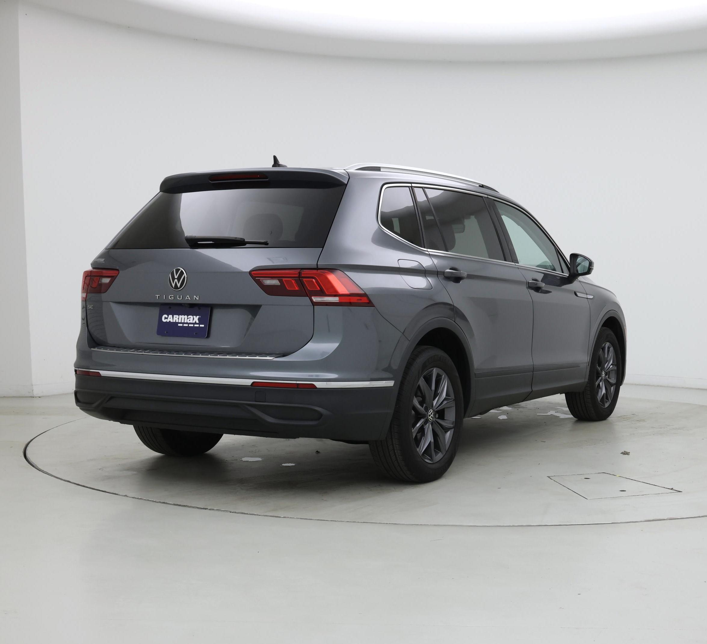 Thumbnail: 2022 Volkswagen Tiguan - 8
