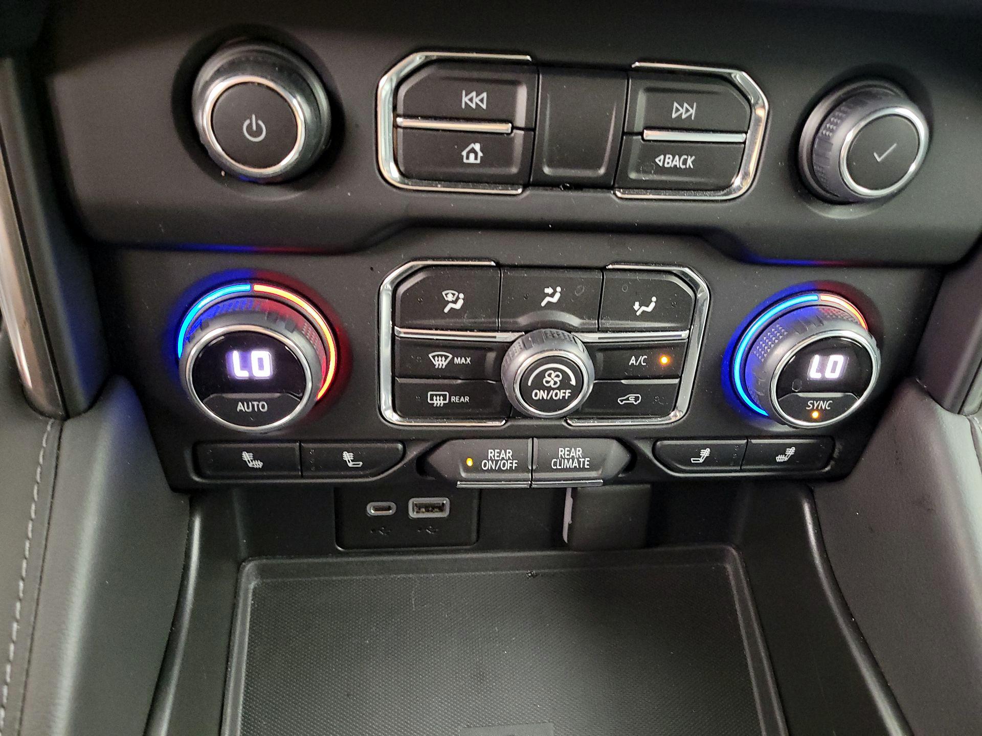 Thumbnail: 2022 Chevrolet Suburban - 16