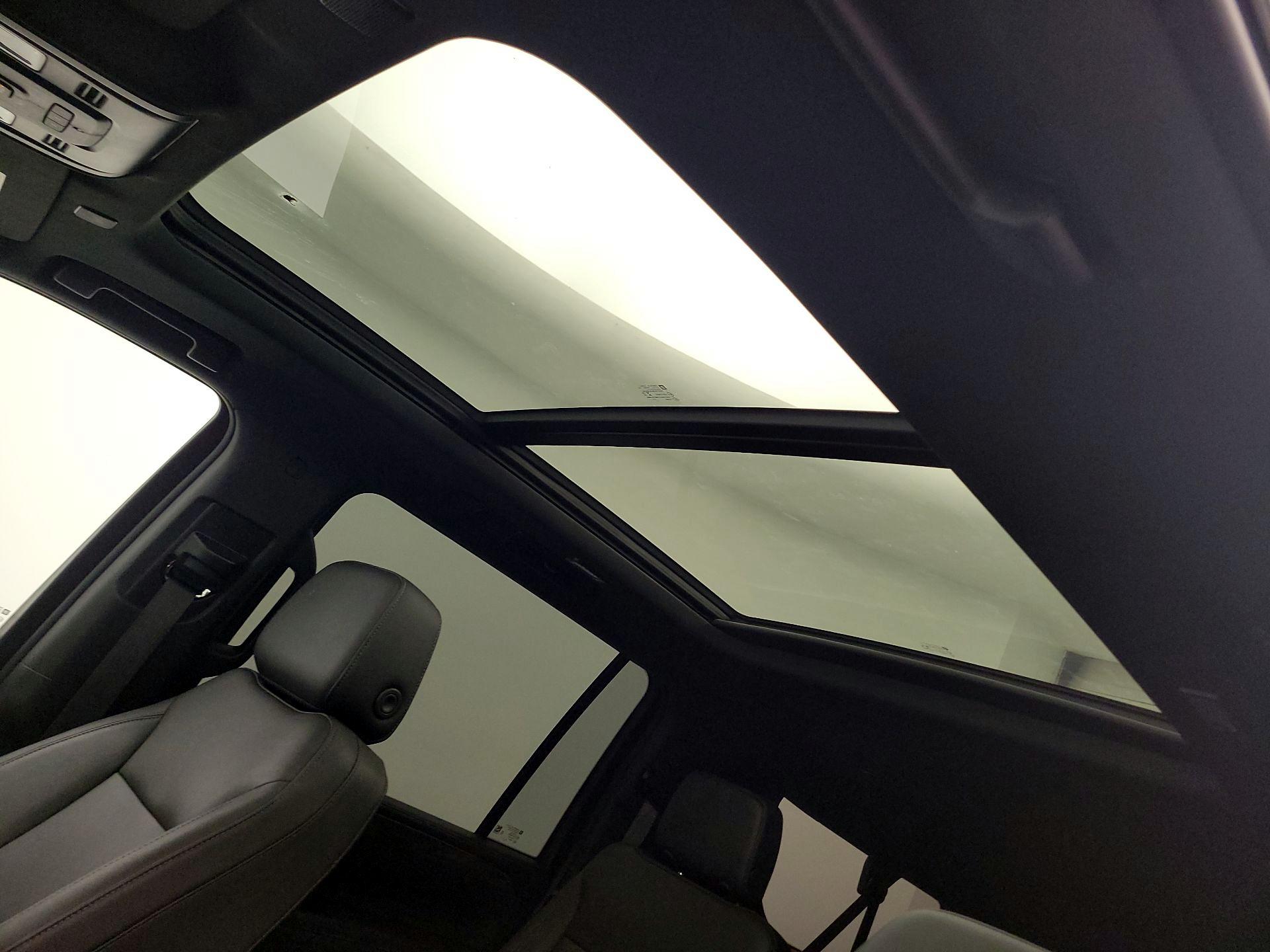 Thumbnail: 2022 Chevrolet Suburban - 19