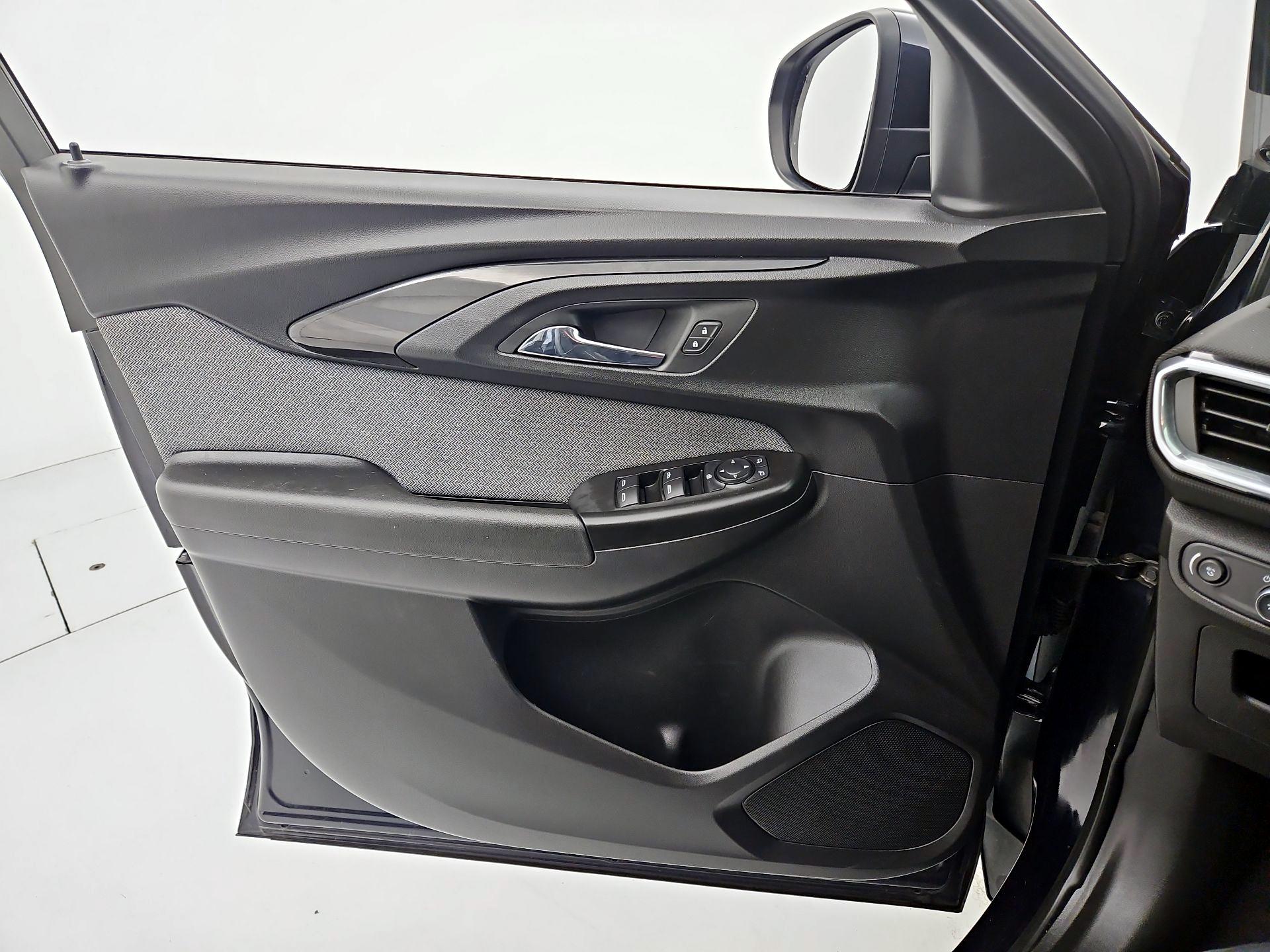 Thumbnail: 2021 Chevrolet TrailBlazer - 12