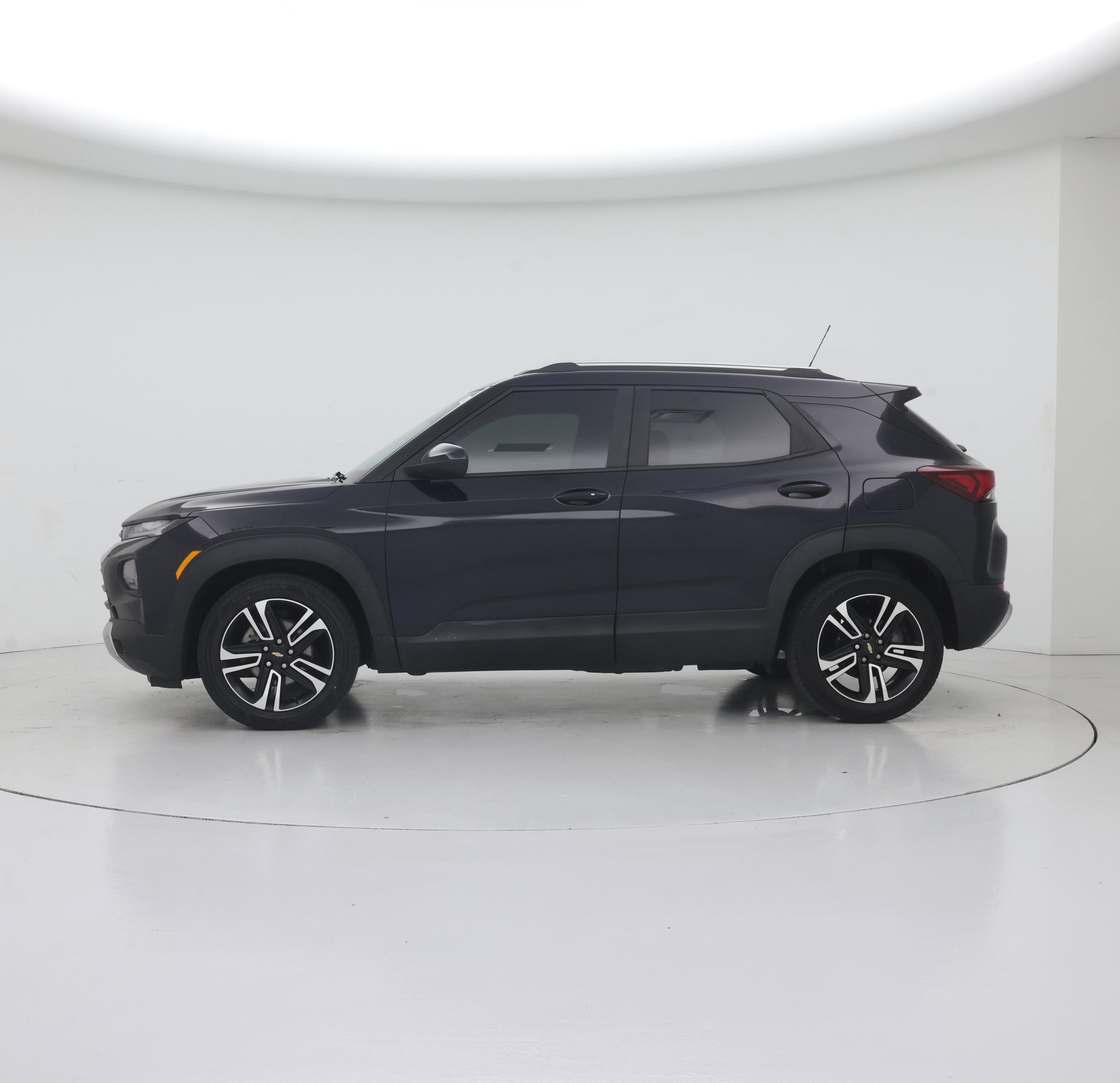 Thumbnail: 2021 Chevrolet TrailBlazer - 3