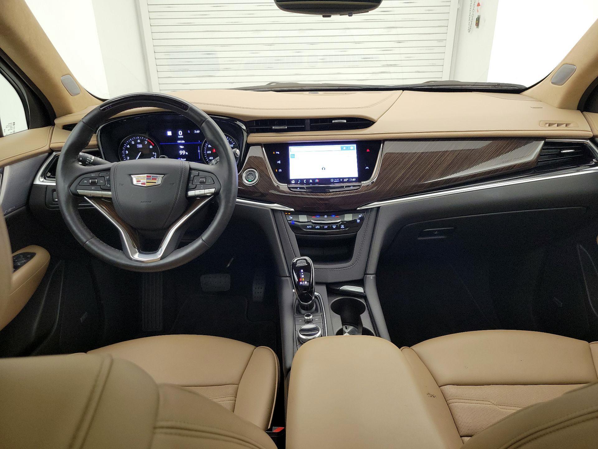 Thumbnail: 2023 Cadillac XT6 - 9