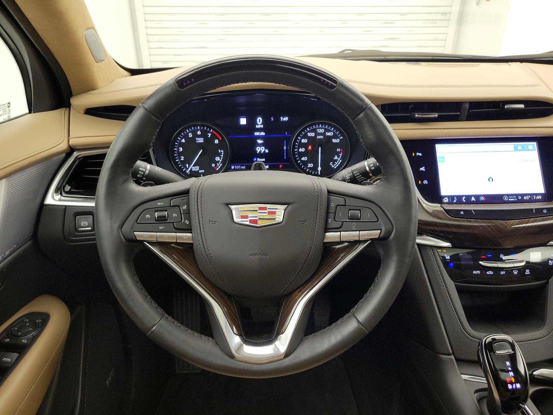 Thumbnail: 2023 Cadillac XT6 - 10