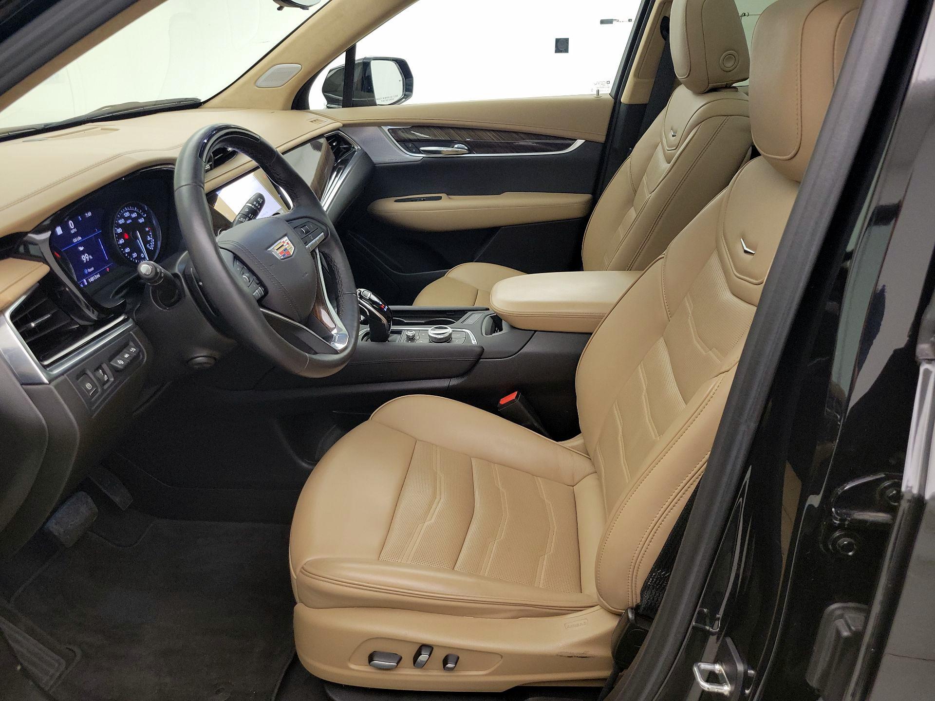Thumbnail: 2023 Cadillac XT6 - 11
