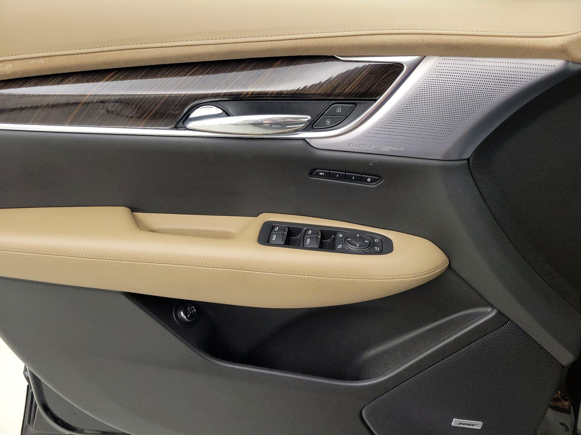 Thumbnail: 2023 Cadillac XT6 - 12
