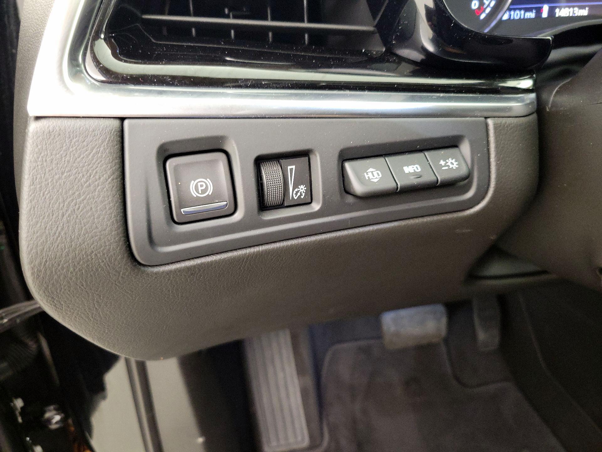 Thumbnail: 2023 Cadillac XT6 - 13