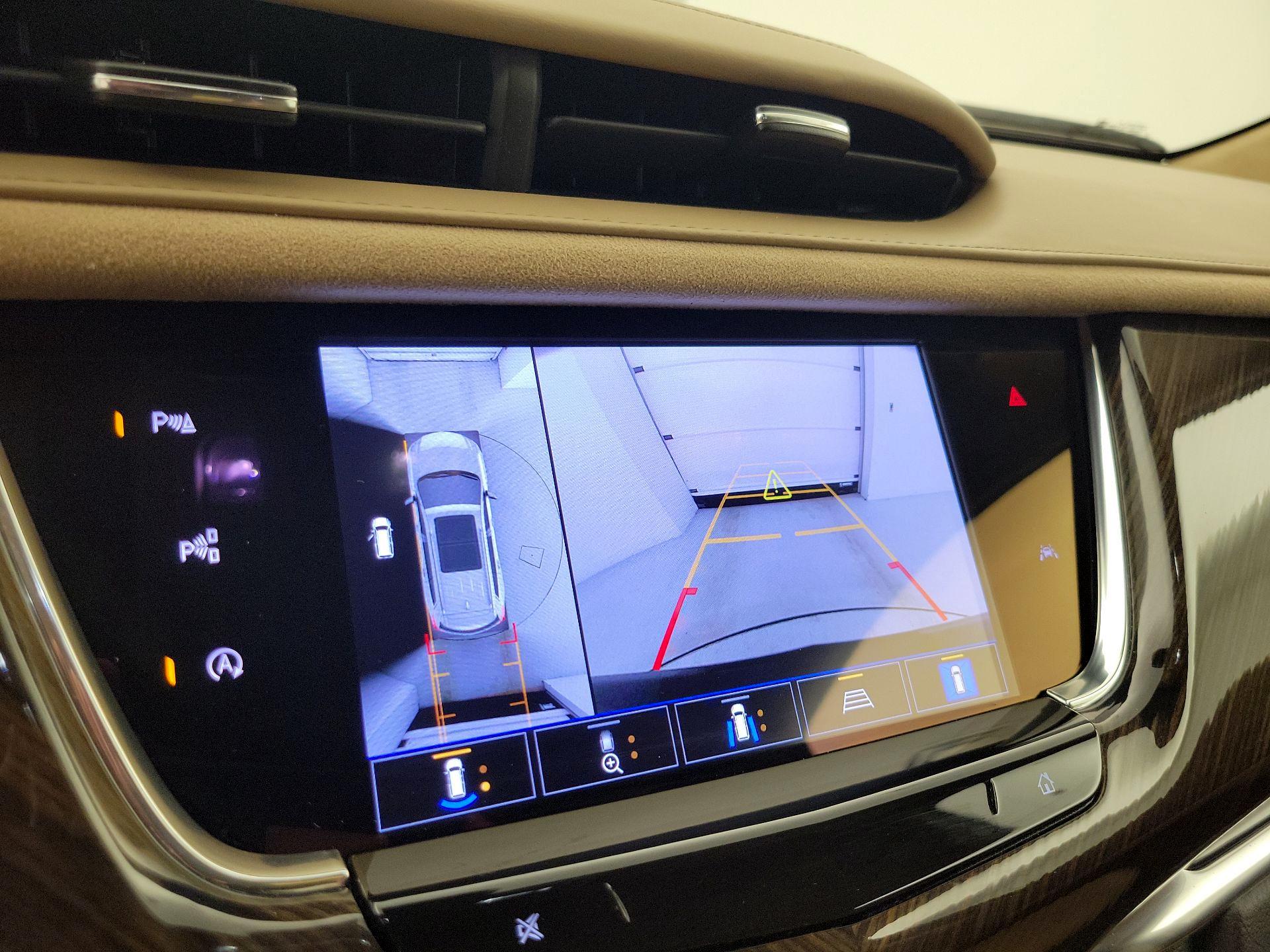 Thumbnail: 2023 Cadillac XT6 - 15