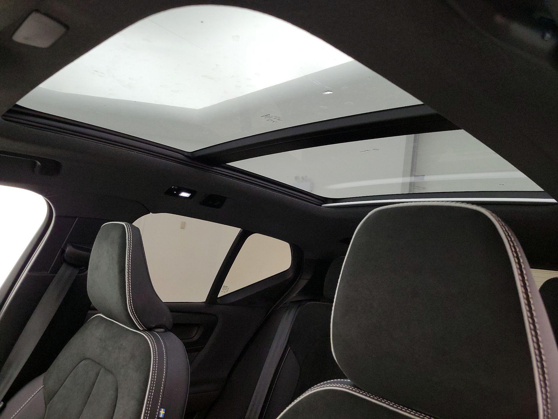 Thumbnail: 2023 Volvo XC40 - 20
