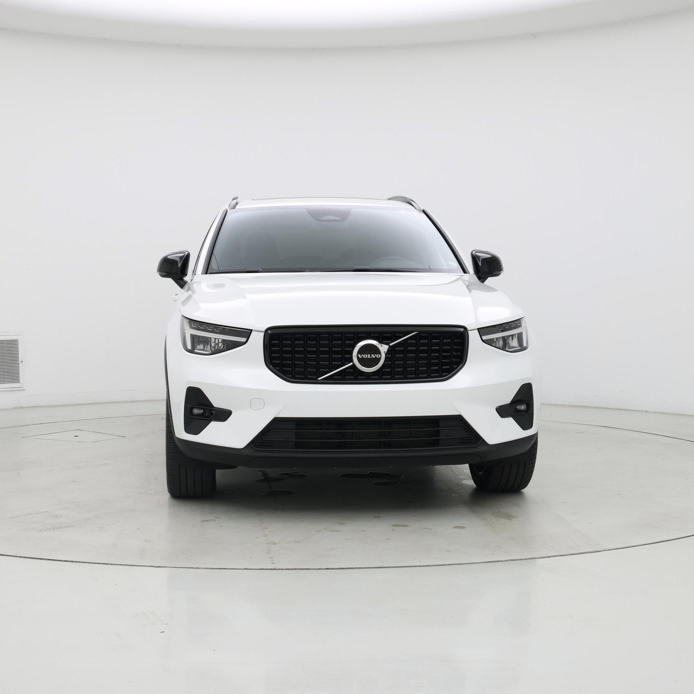 Thumbnail: 2023 Volvo XC40 - 5