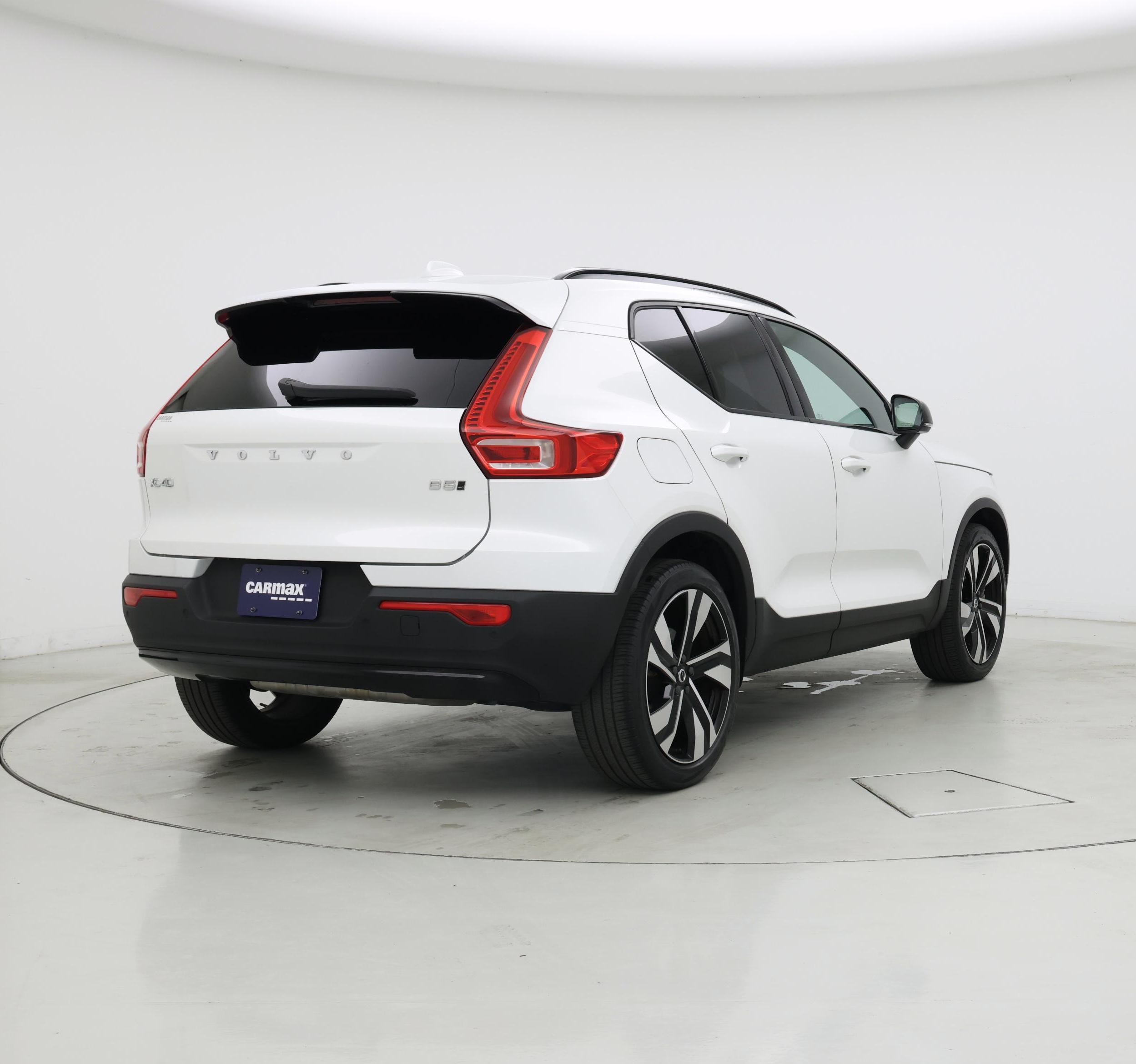 Thumbnail: 2023 Volvo XC40 - 8