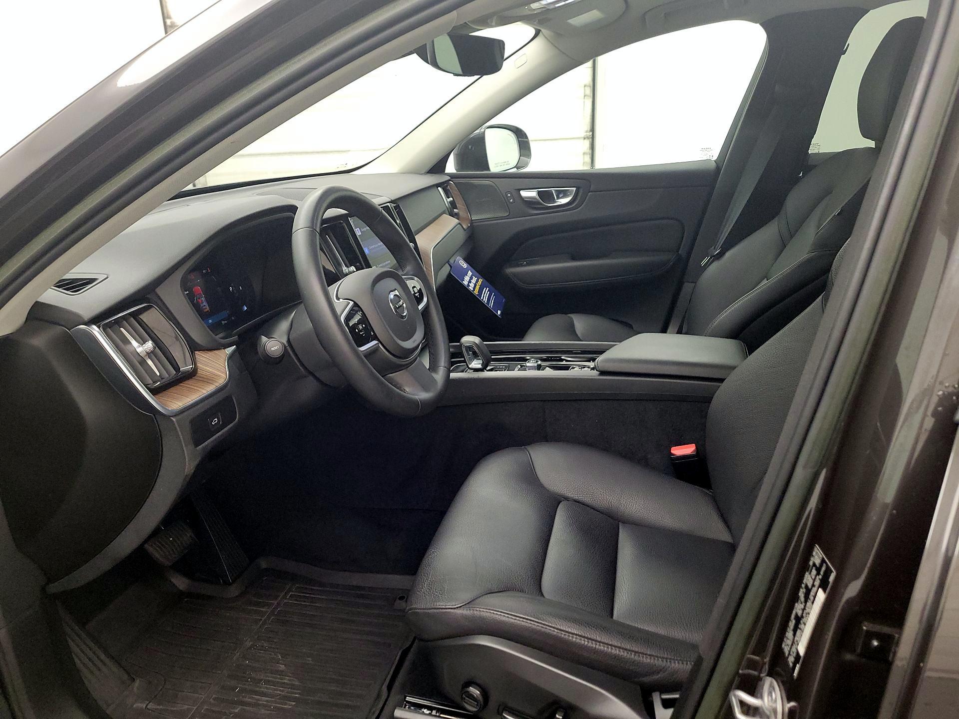 Thumbnail: 2023 Volvo XC60 - 11