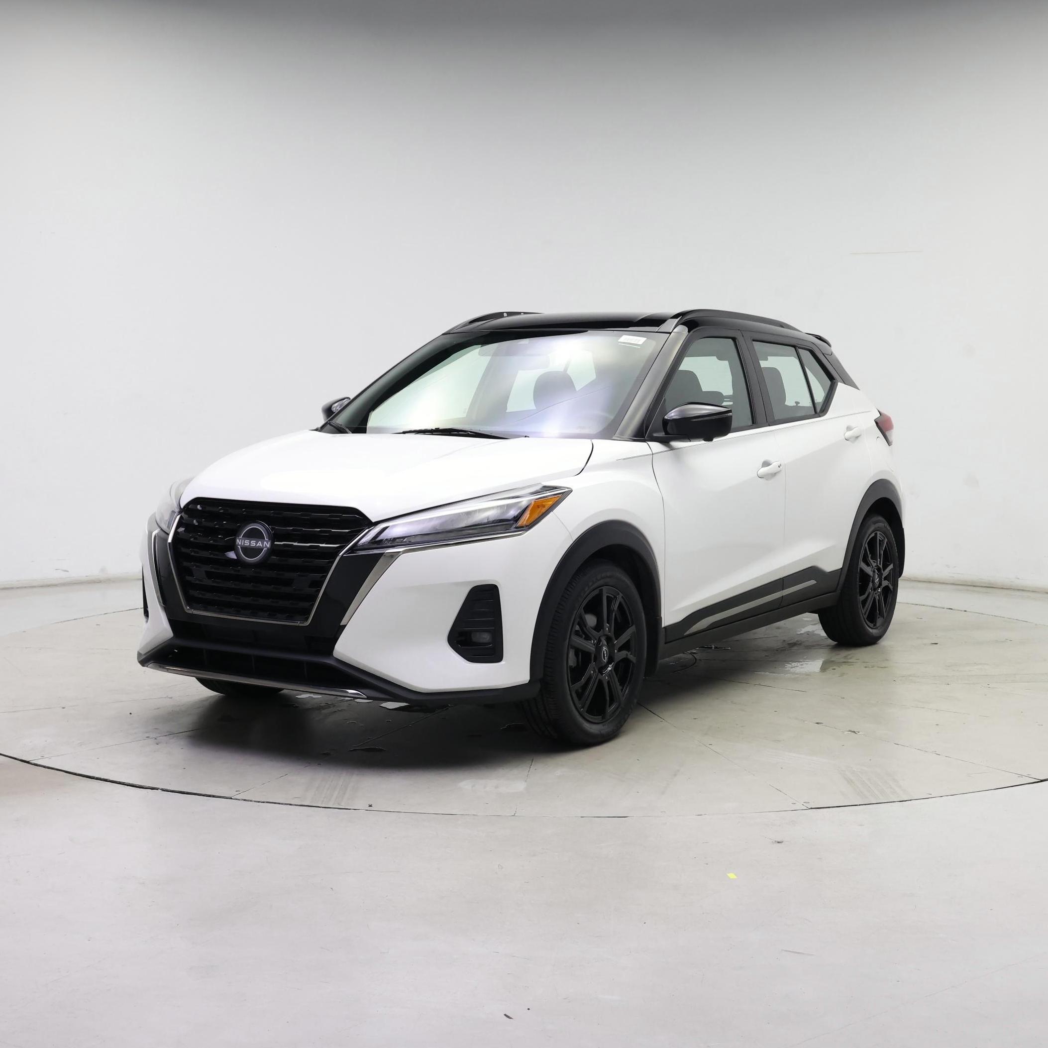 Thumbnail: 2023 Nissan Kicks - 4
