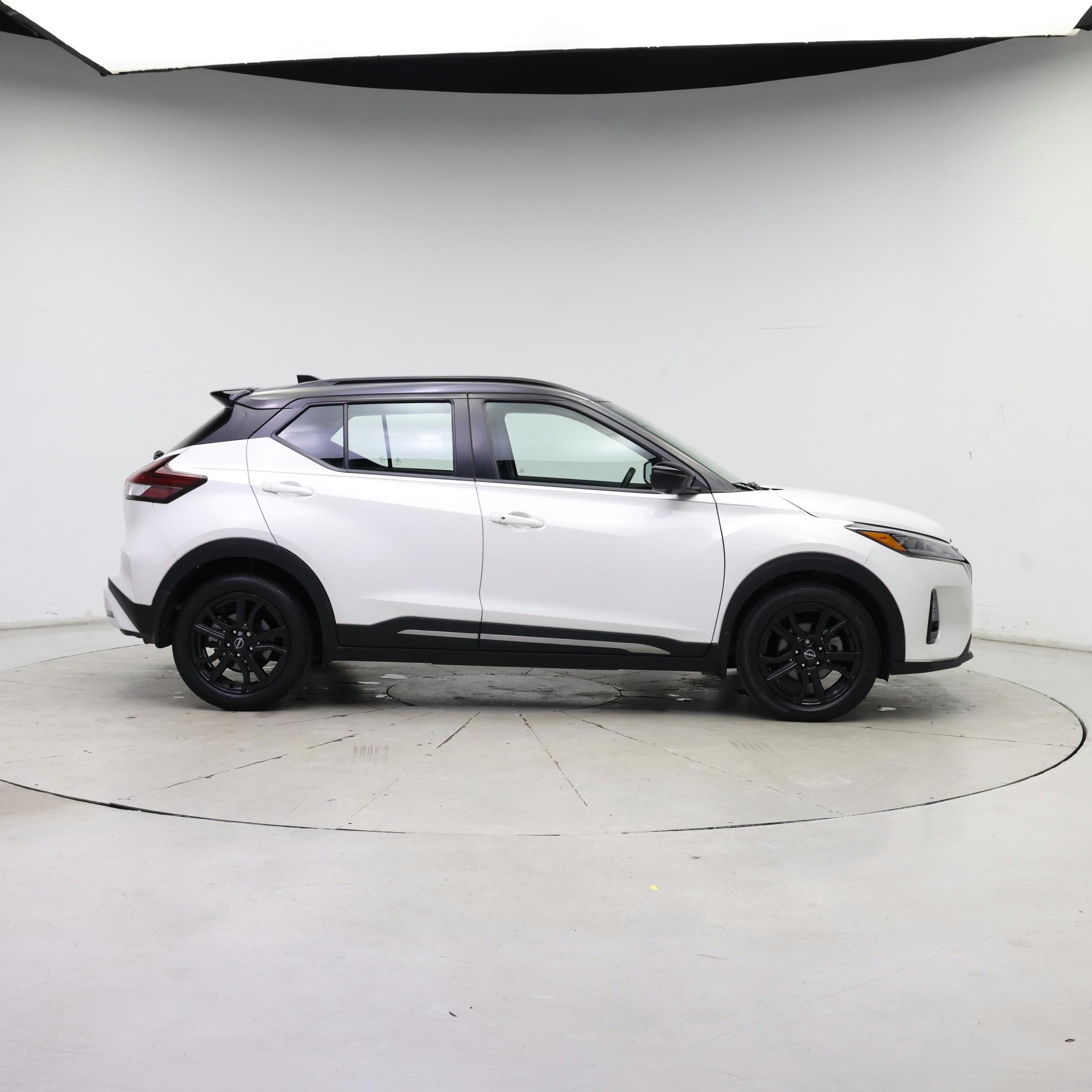 Thumbnail: 2023 Nissan Kicks - 7