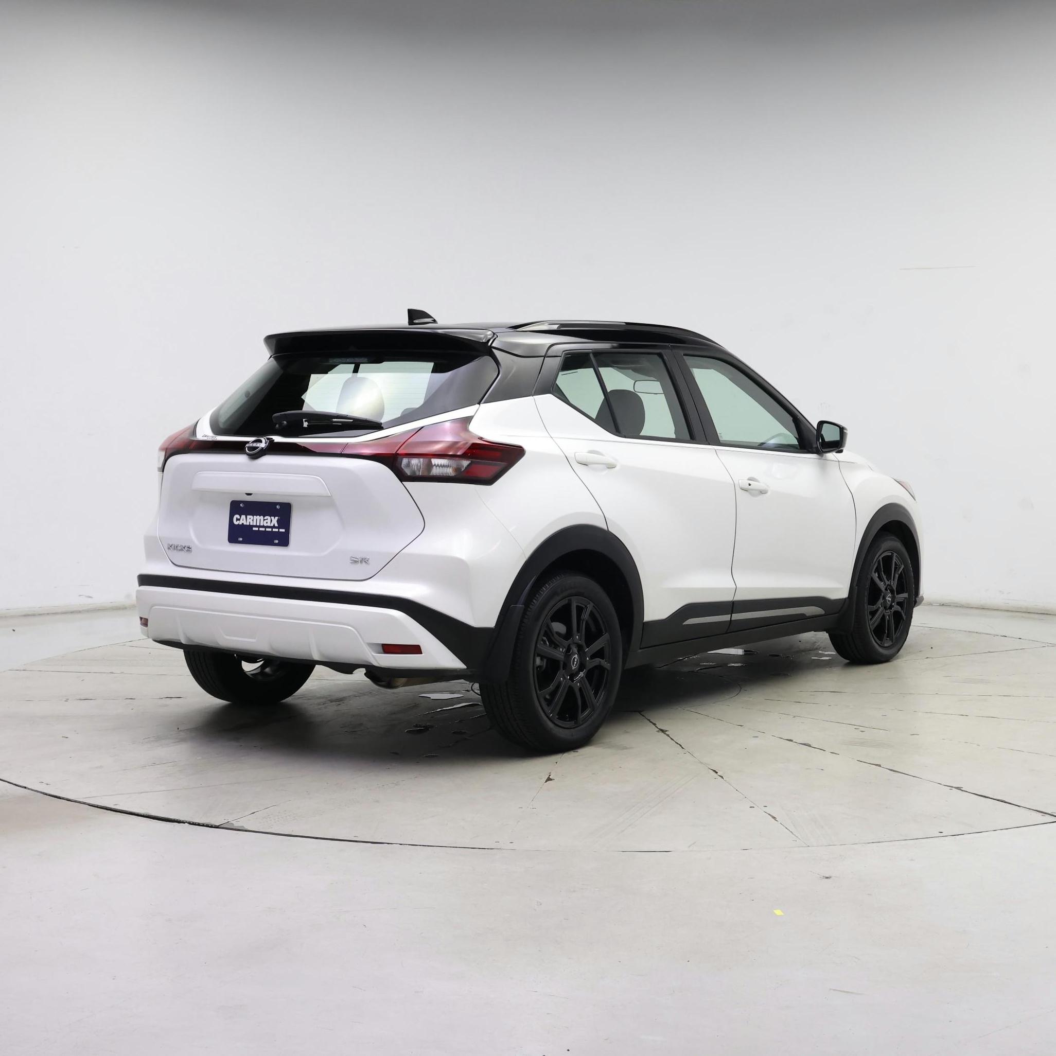 Thumbnail: 2023 Nissan Kicks - 8