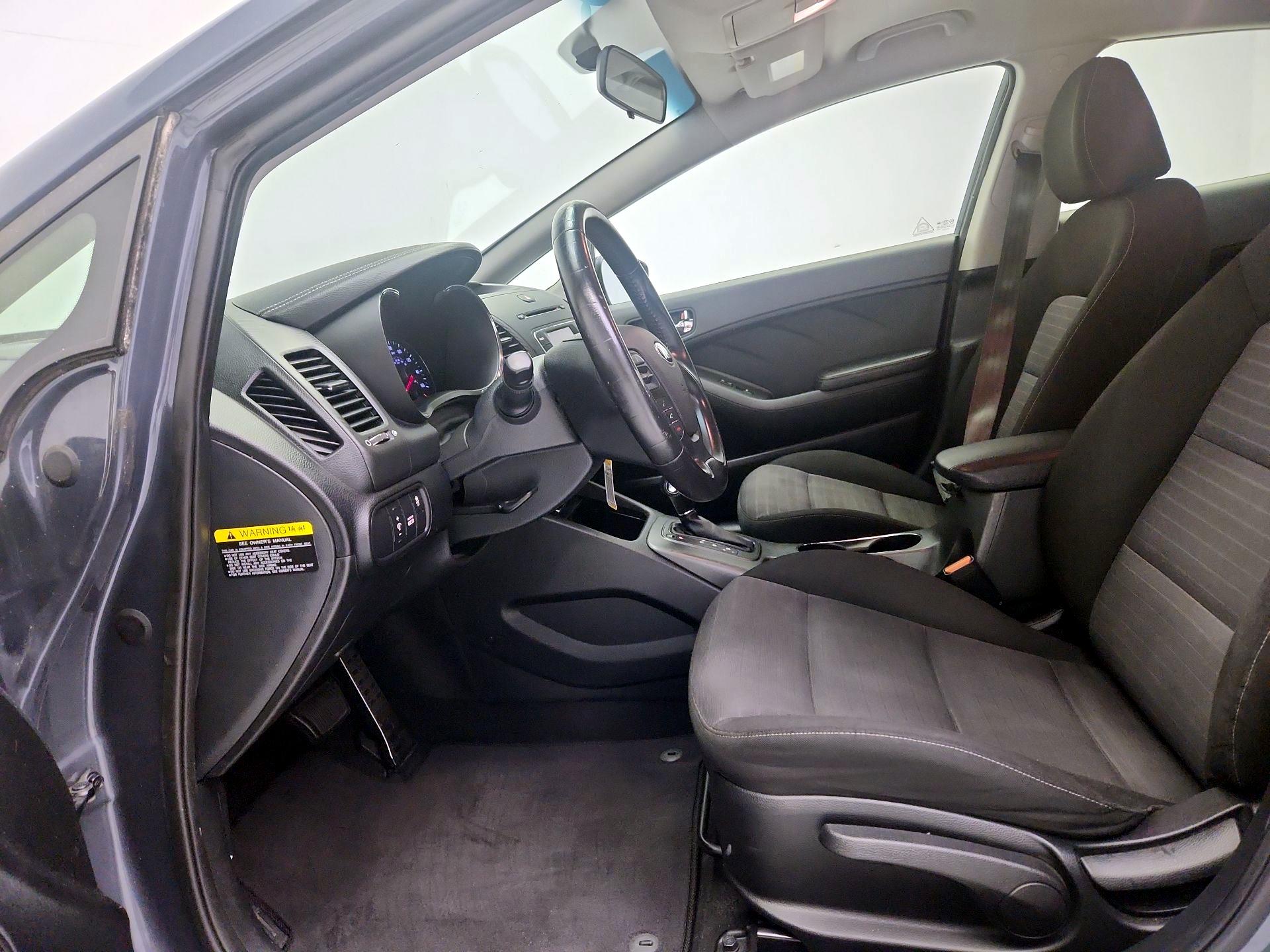 Thumbnail: 2016 Kia Forte - 11