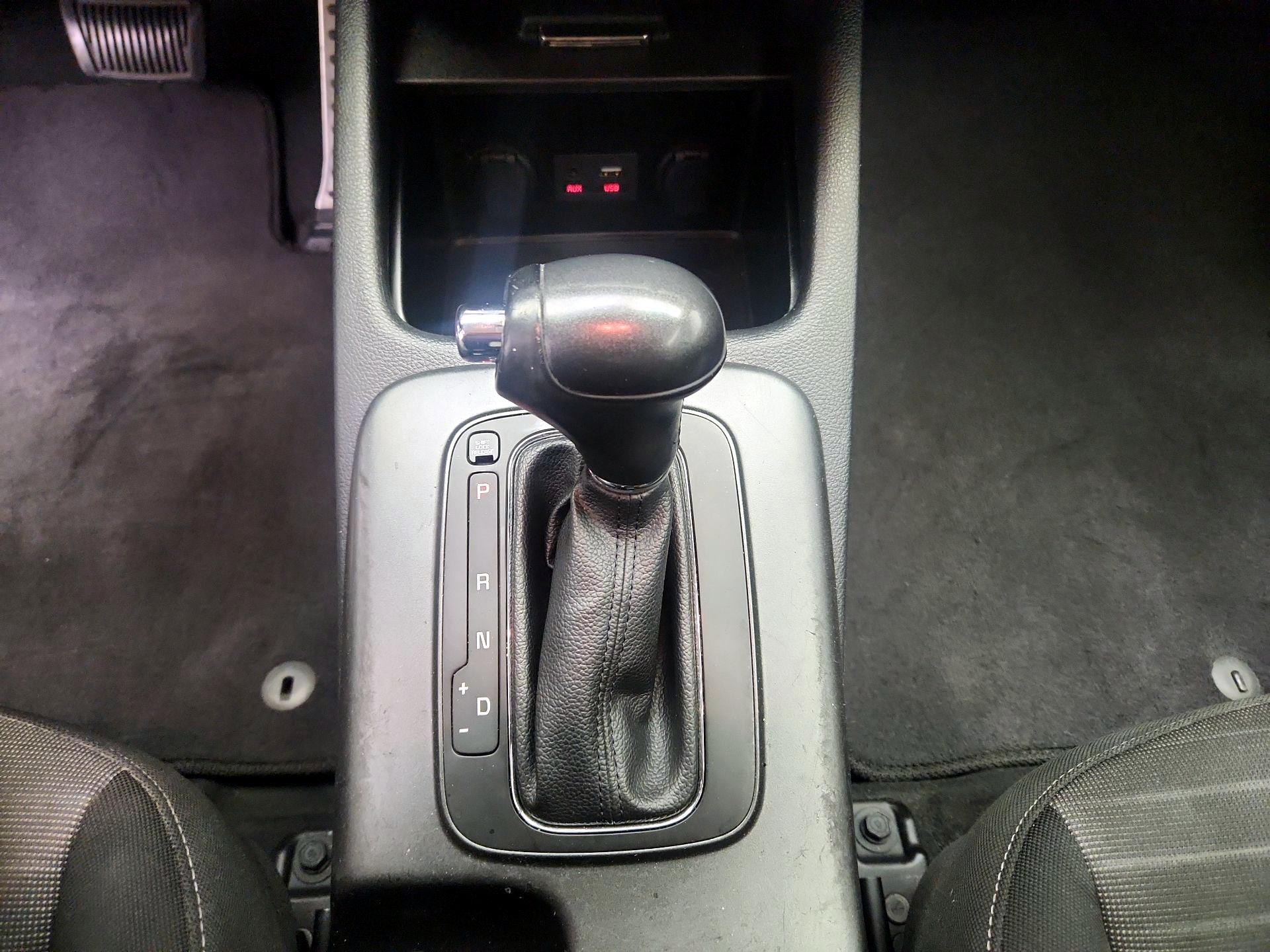 Thumbnail: 2016 Kia Forte - 17