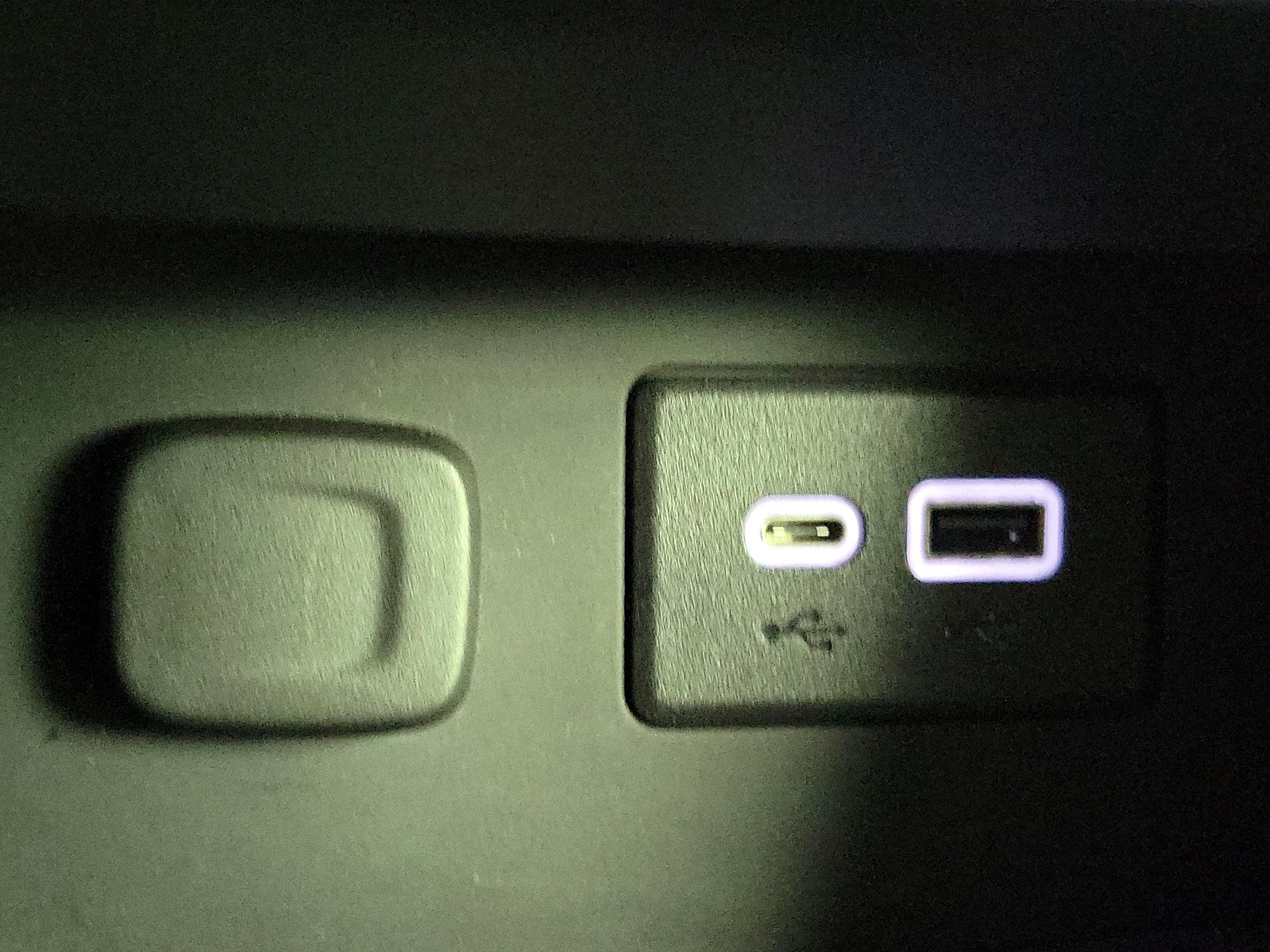 Thumbnail: 2023 GMC Acadia - 18