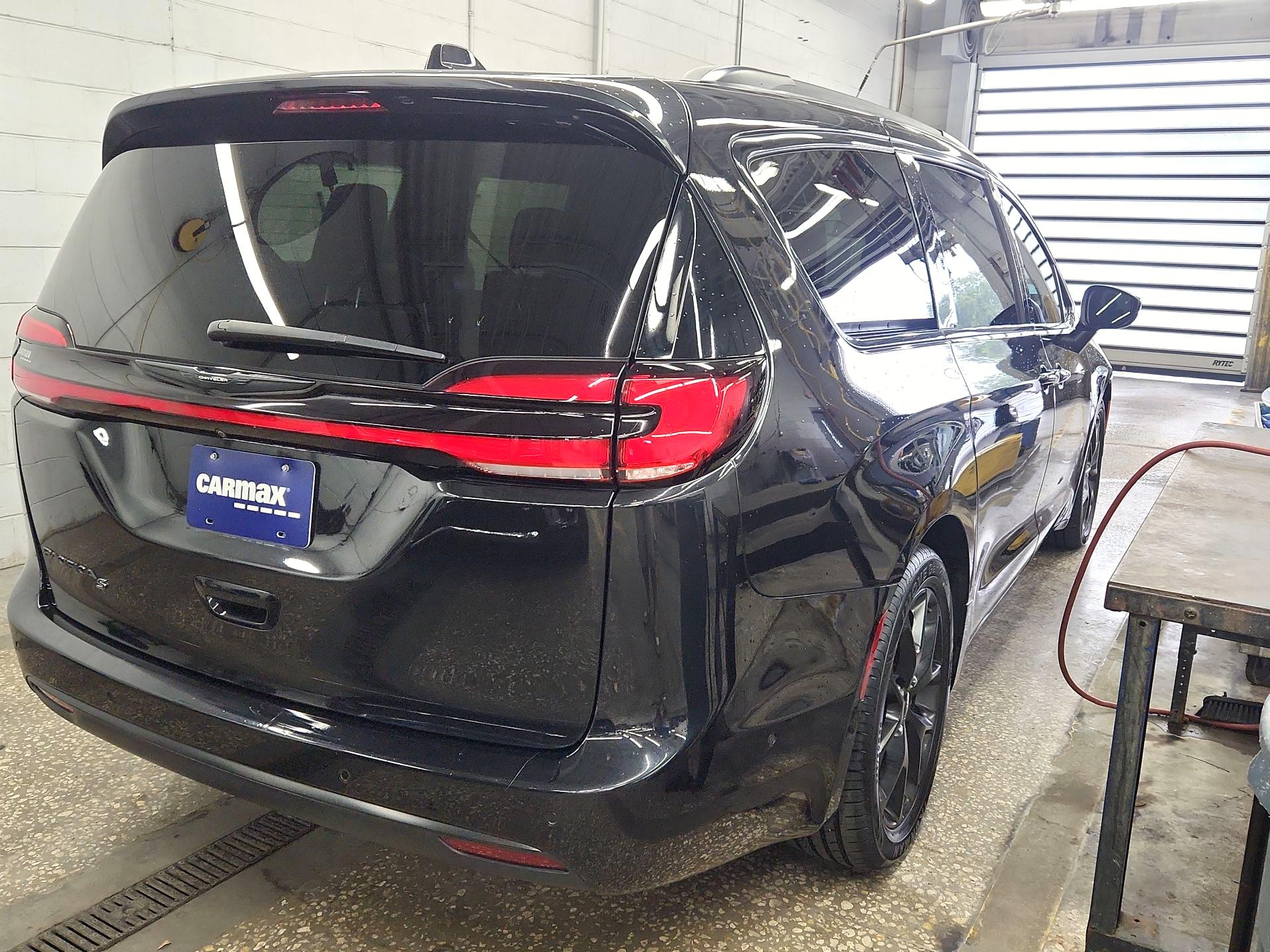 Thumbnail: 2023 Chrysler Pacifica - 5