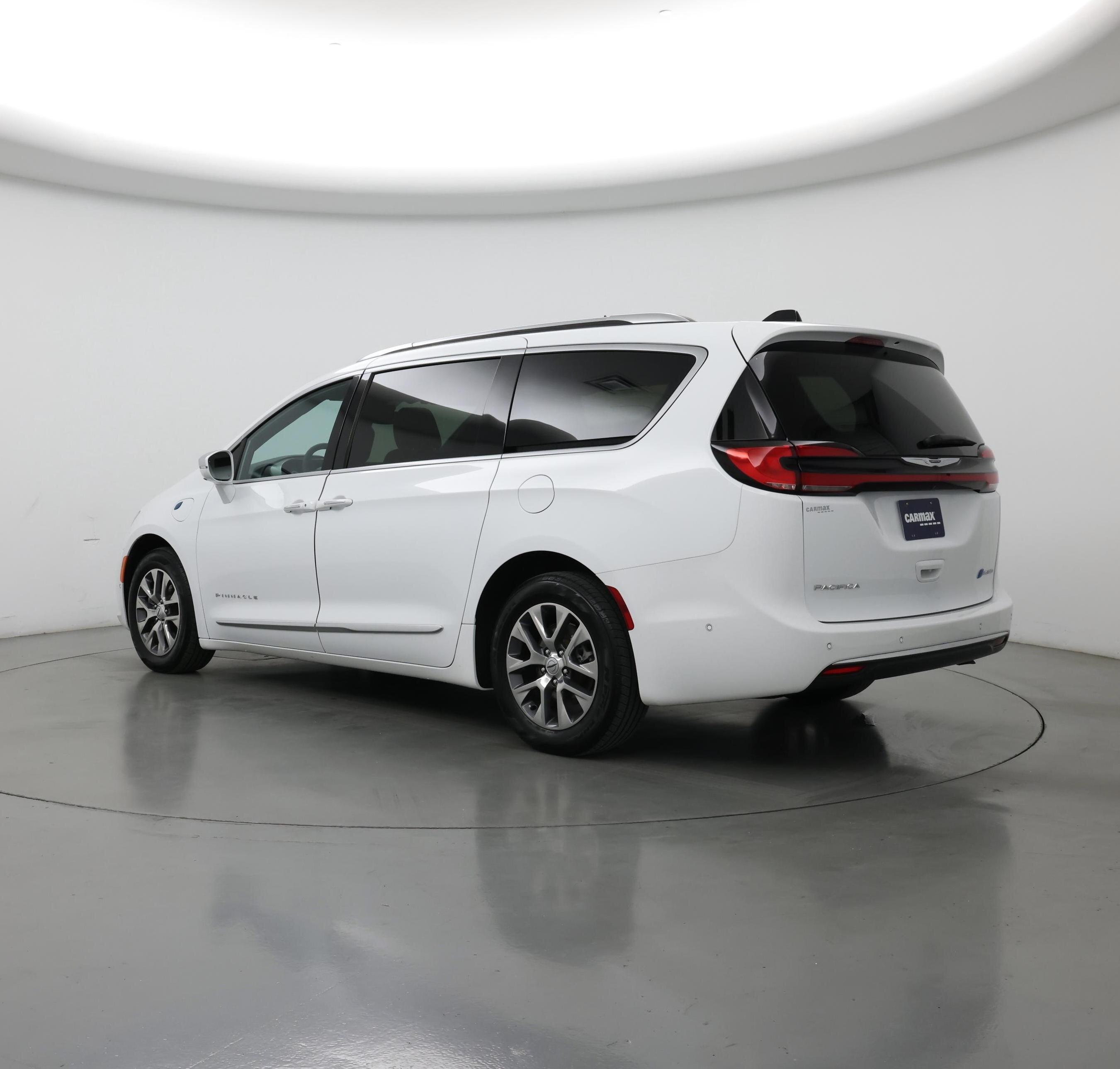 Thumbnail: 2024 Chrysler Pacifica - 2
