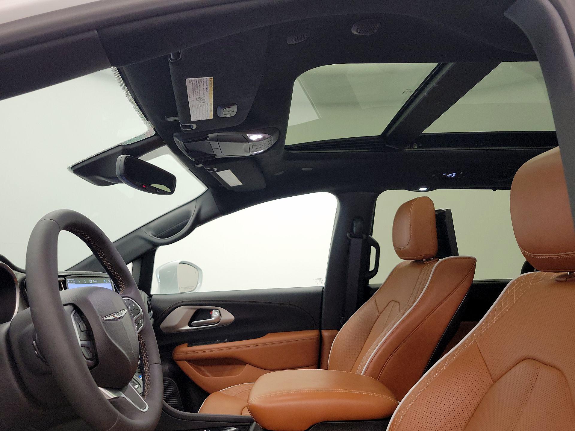 Thumbnail: 2024 Chrysler Pacifica - 20