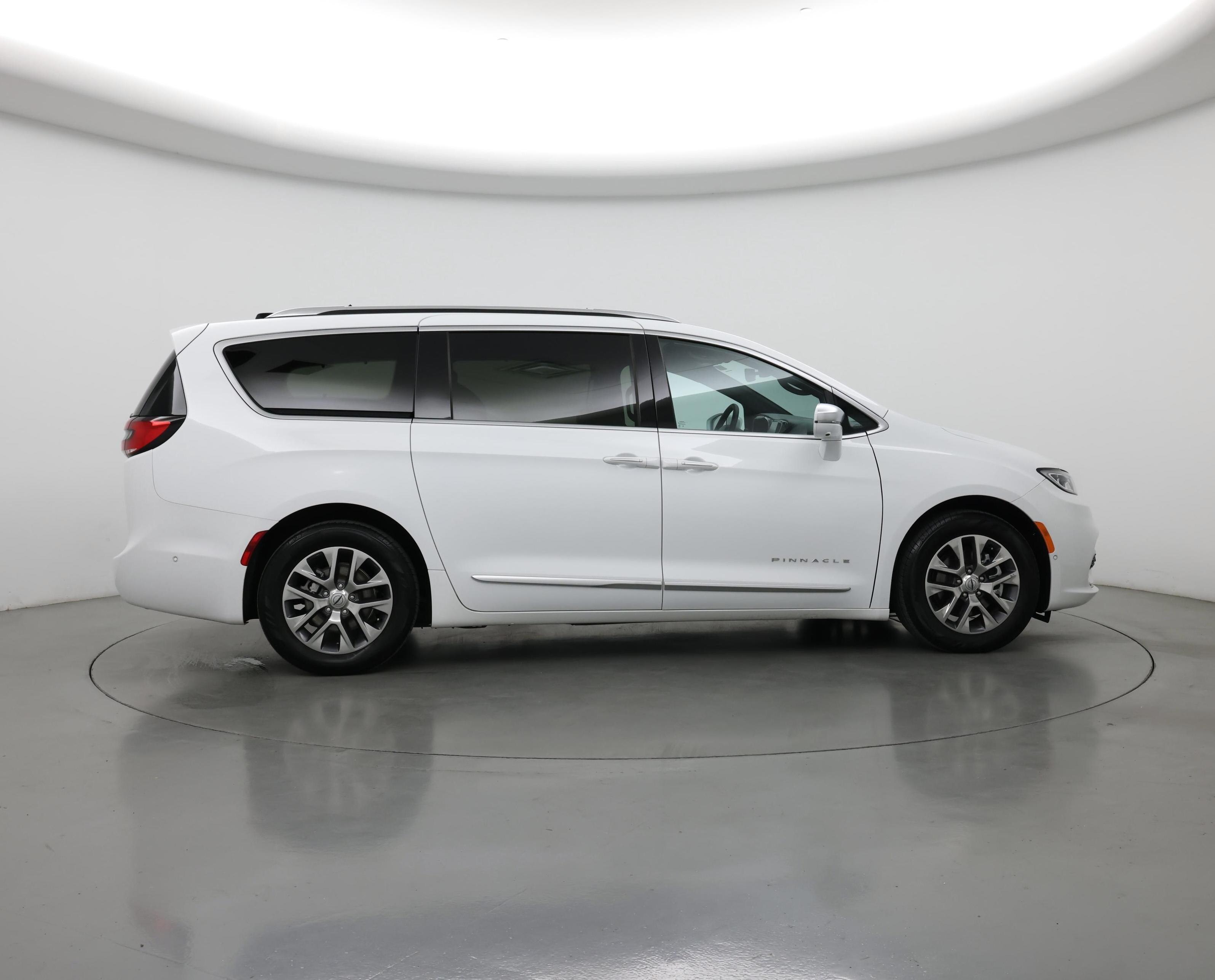 Thumbnail: 2024 Chrysler Pacifica - 7