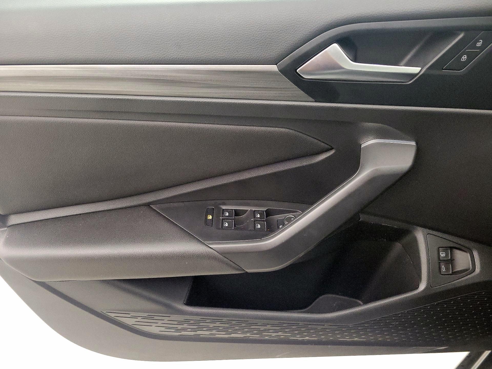 Thumbnail: 2021 Volkswagen Jetta - 12