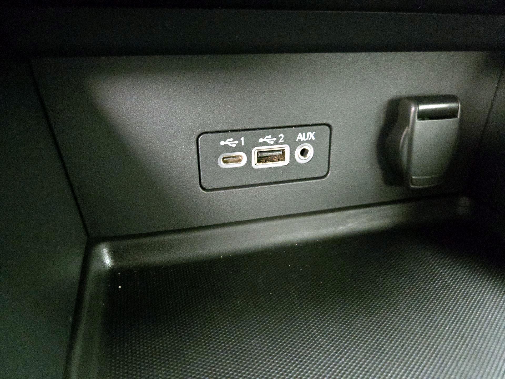 Thumbnail: 2020 Nissan Sentra - 18