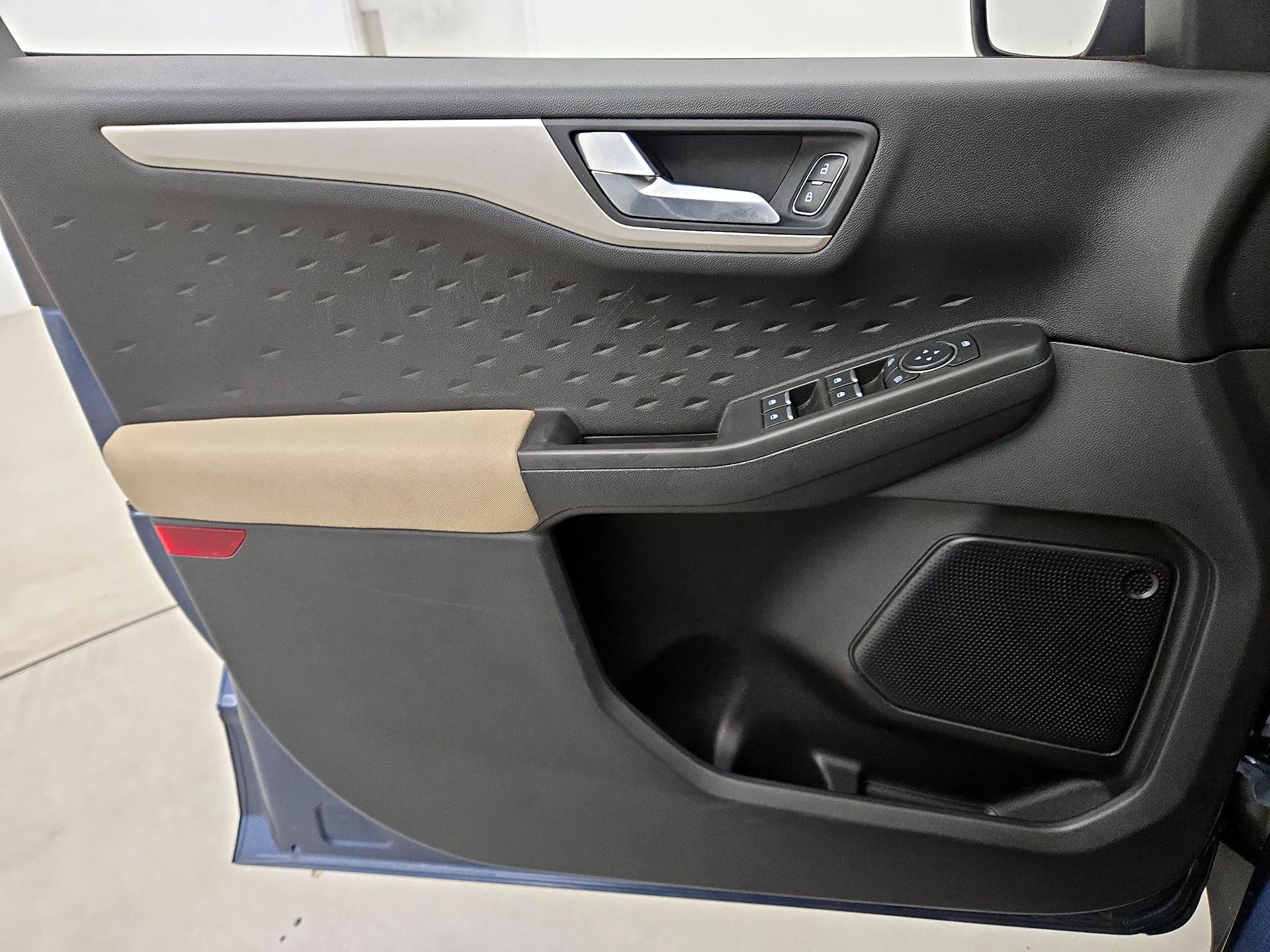 Thumbnail: 2020 Ford Escape - 12