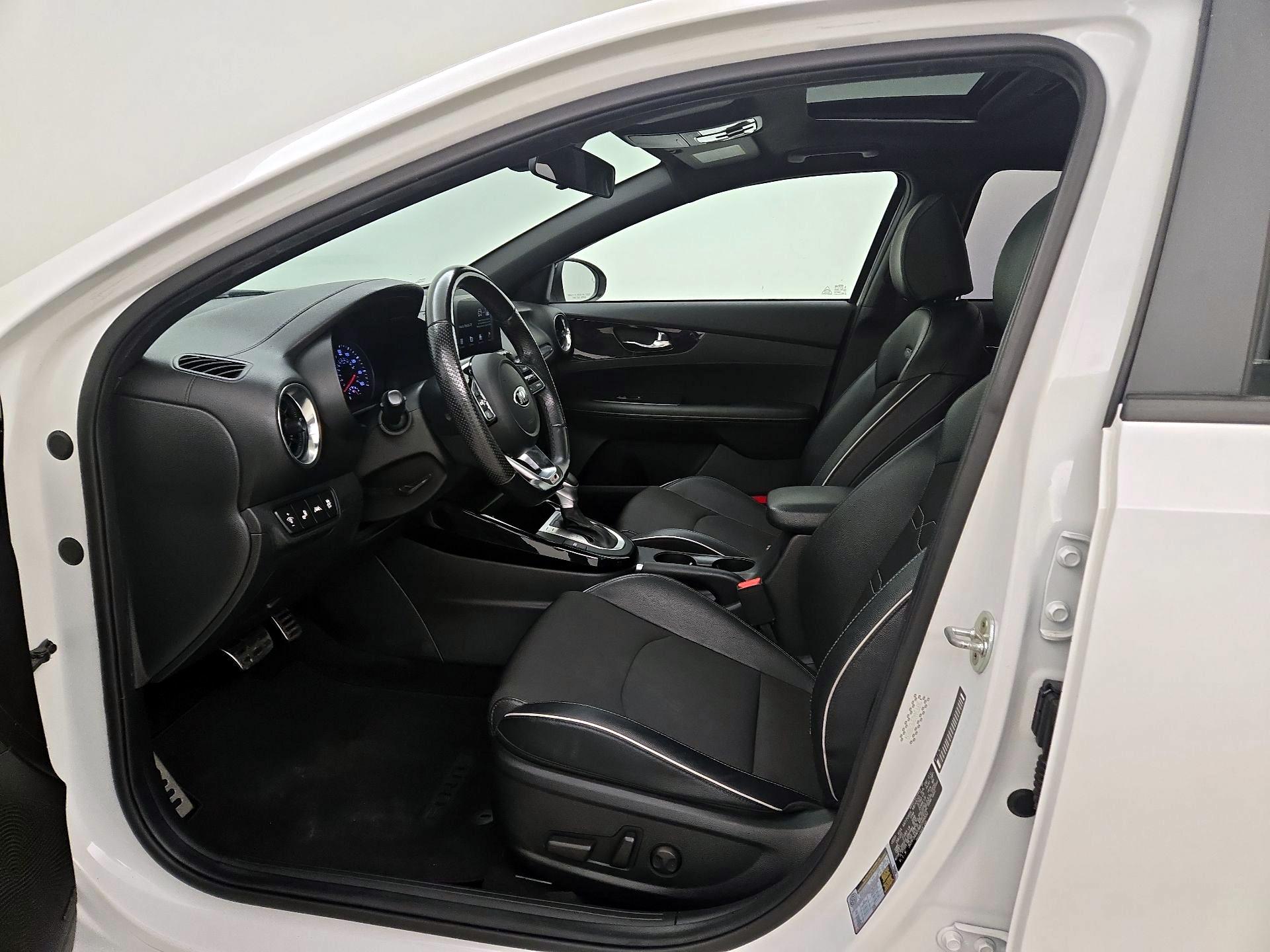Thumbnail: 2021 Kia Forte - 11