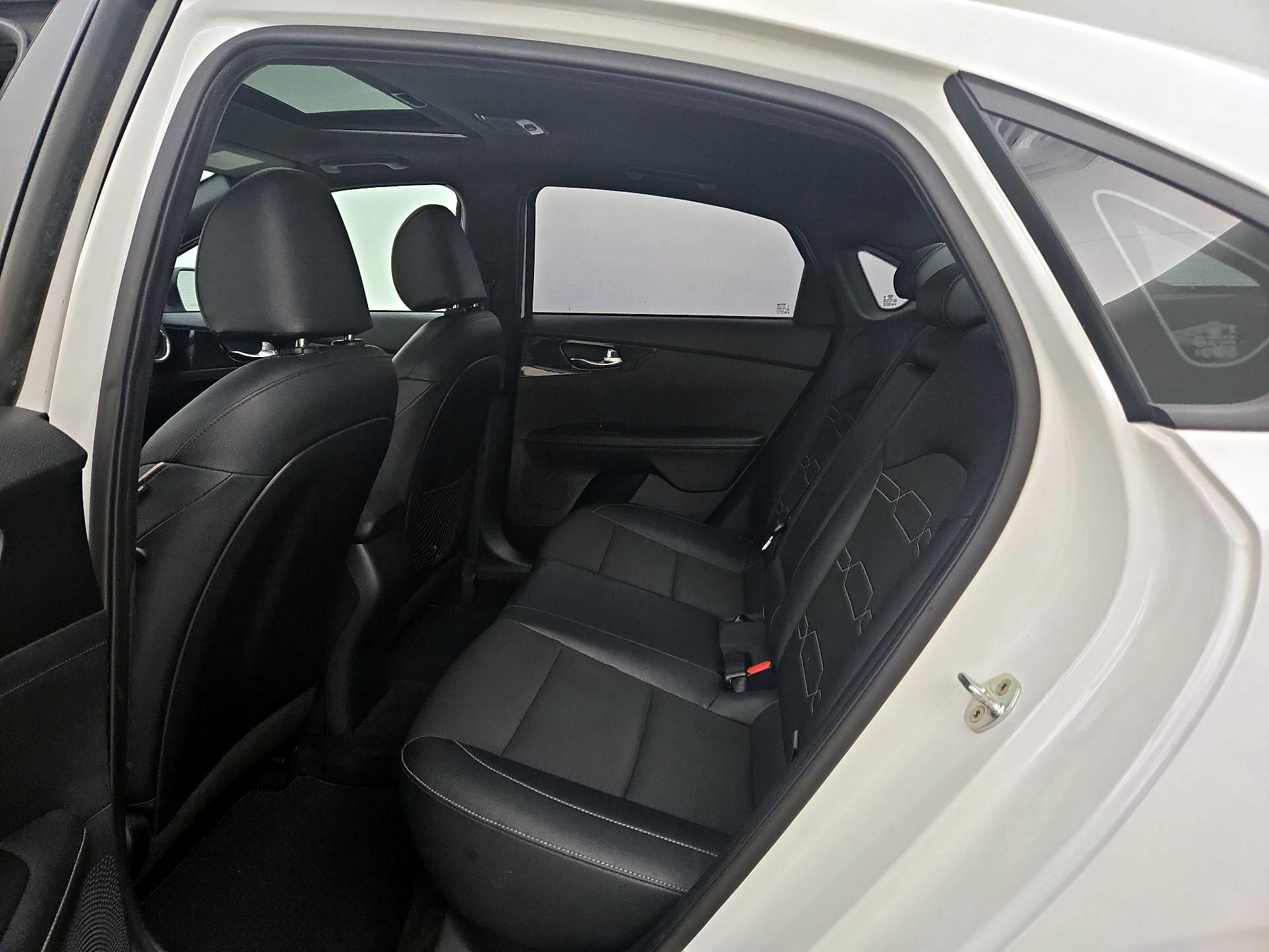 Thumbnail: 2021 Kia Forte - 20