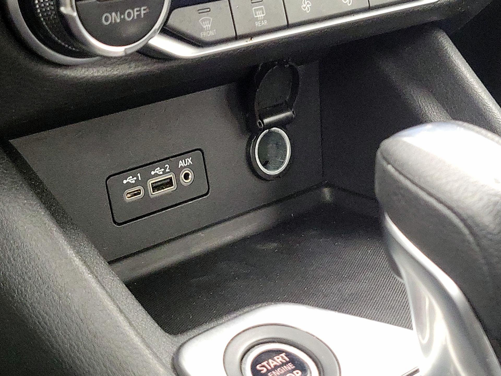 Thumbnail: 2021 Nissan Sentra - 18