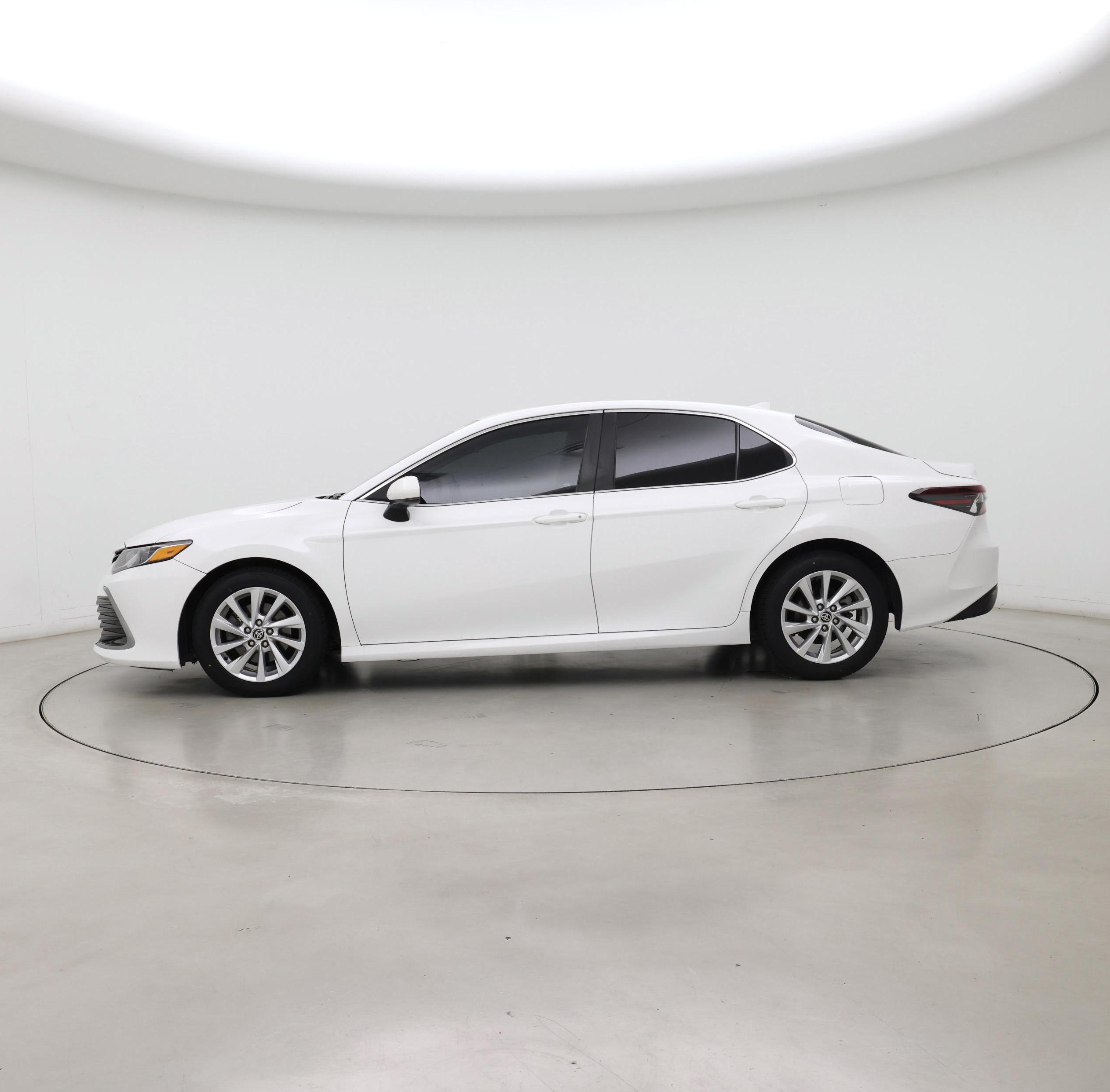 Thumbnail: 2021 Toyota Camry - 3