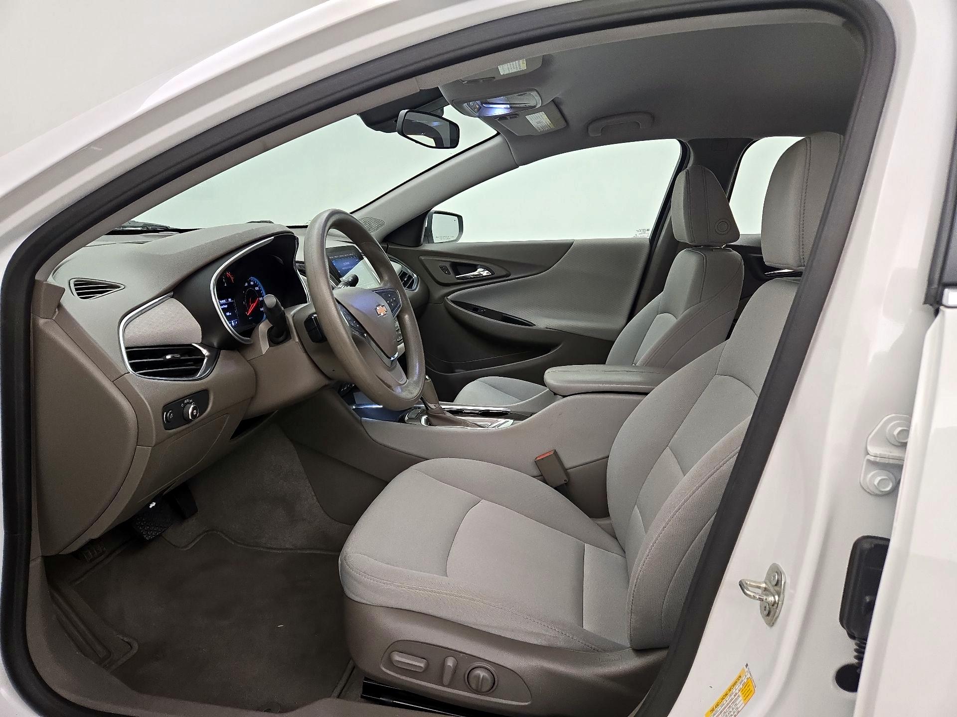 Thumbnail: 2020 Chevrolet Malibu - 11