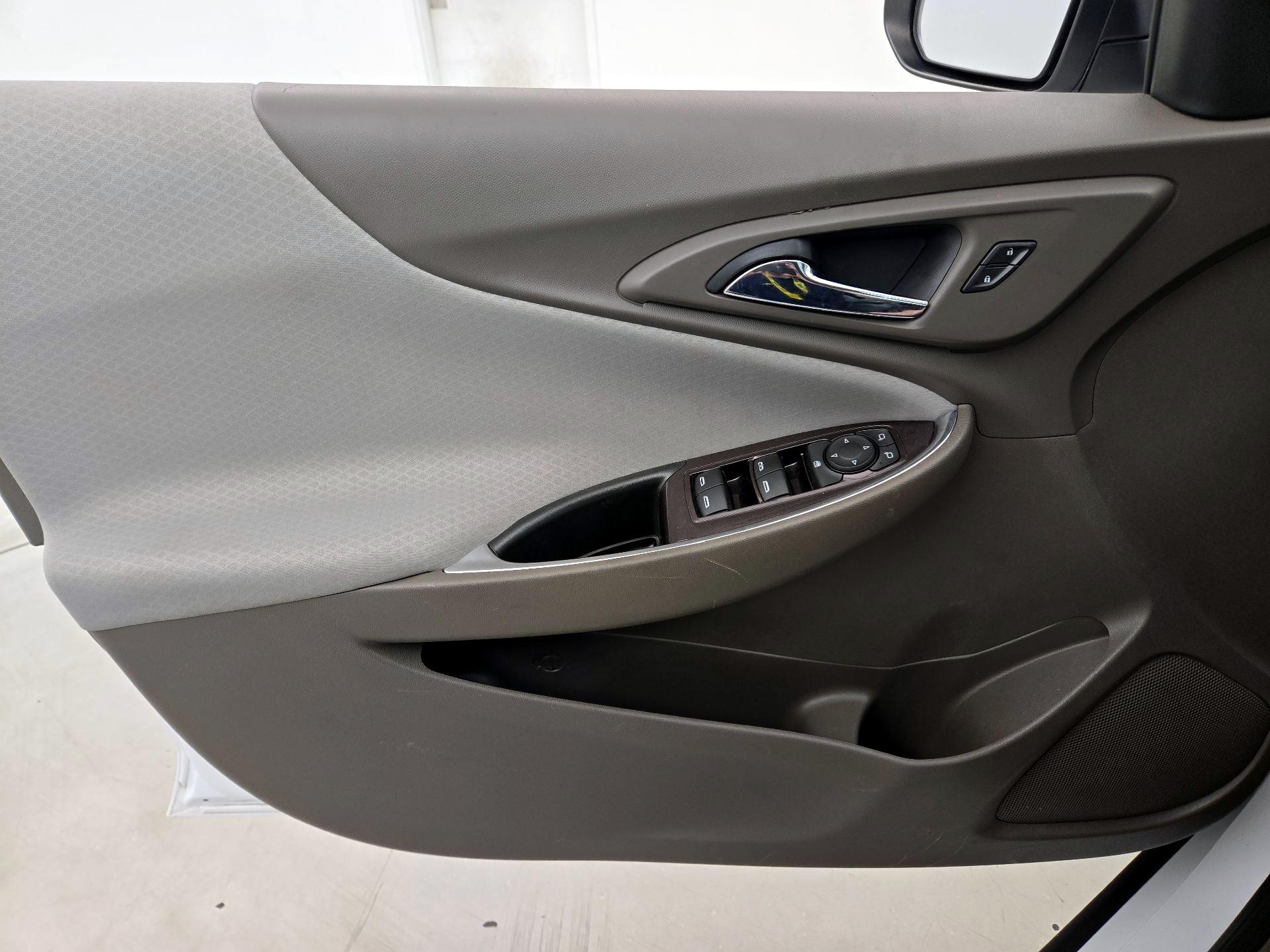 Thumbnail: 2020 Chevrolet Malibu - 12