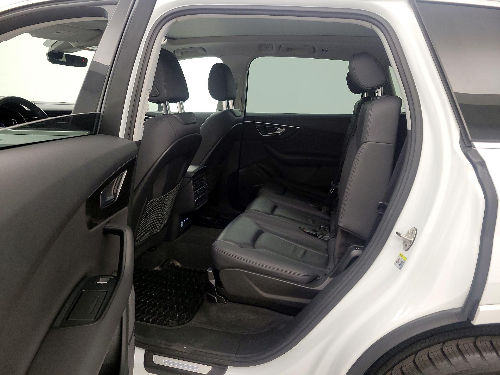 Thumbnail: 2020 Audi Q7 - 20