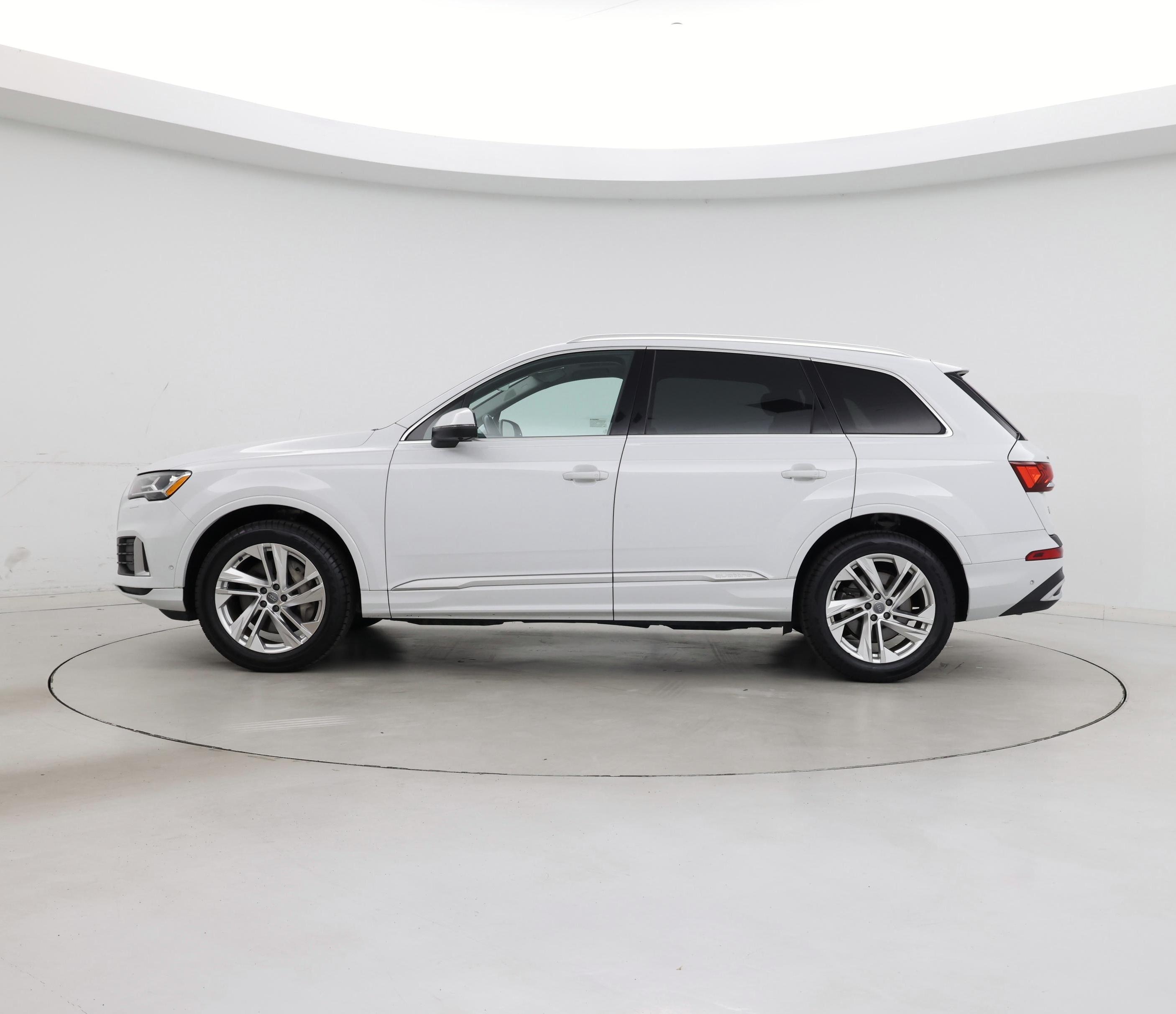 Thumbnail: 2020 Audi Q7 - 3