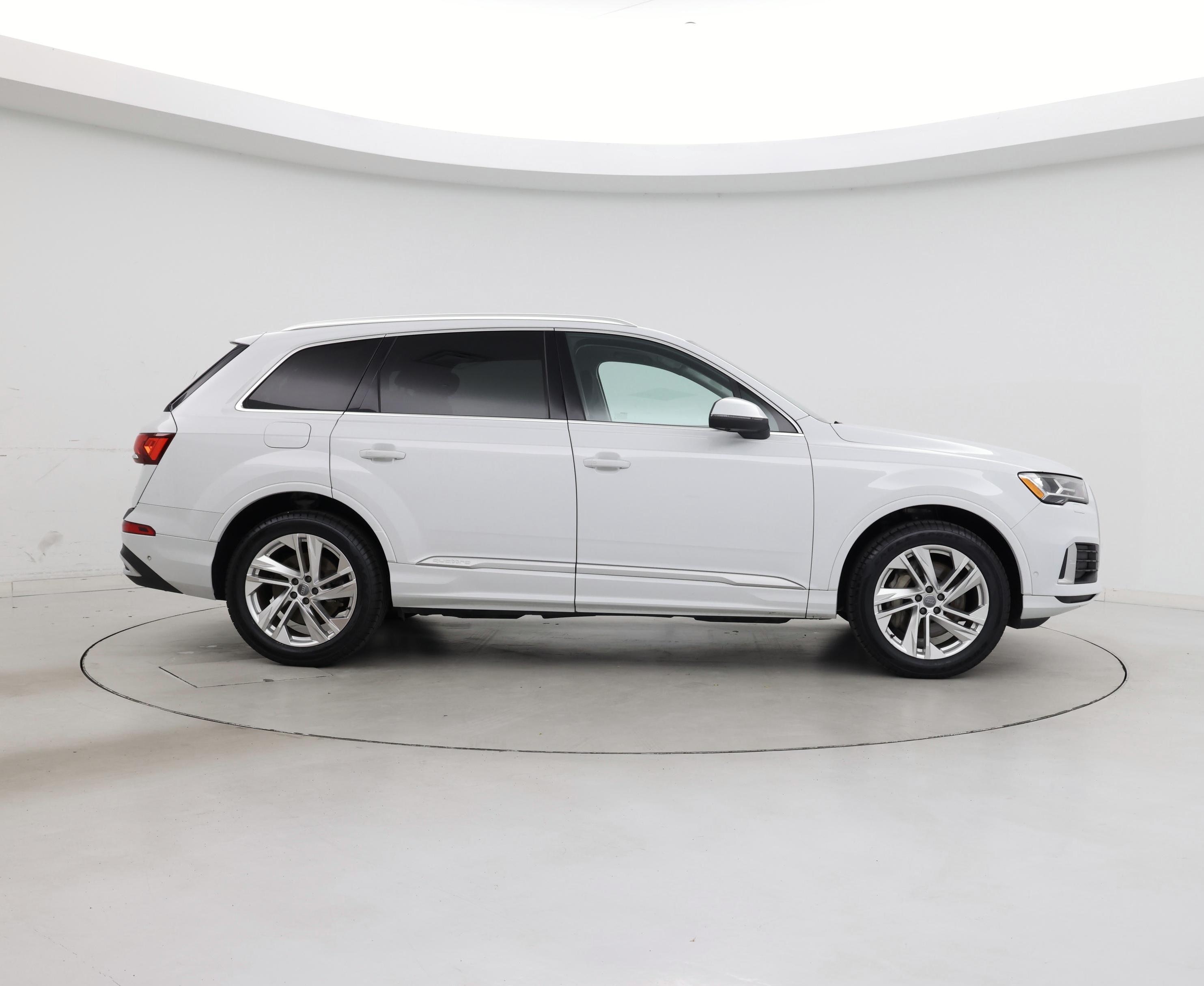 Thumbnail: 2020 Audi Q7 - 7