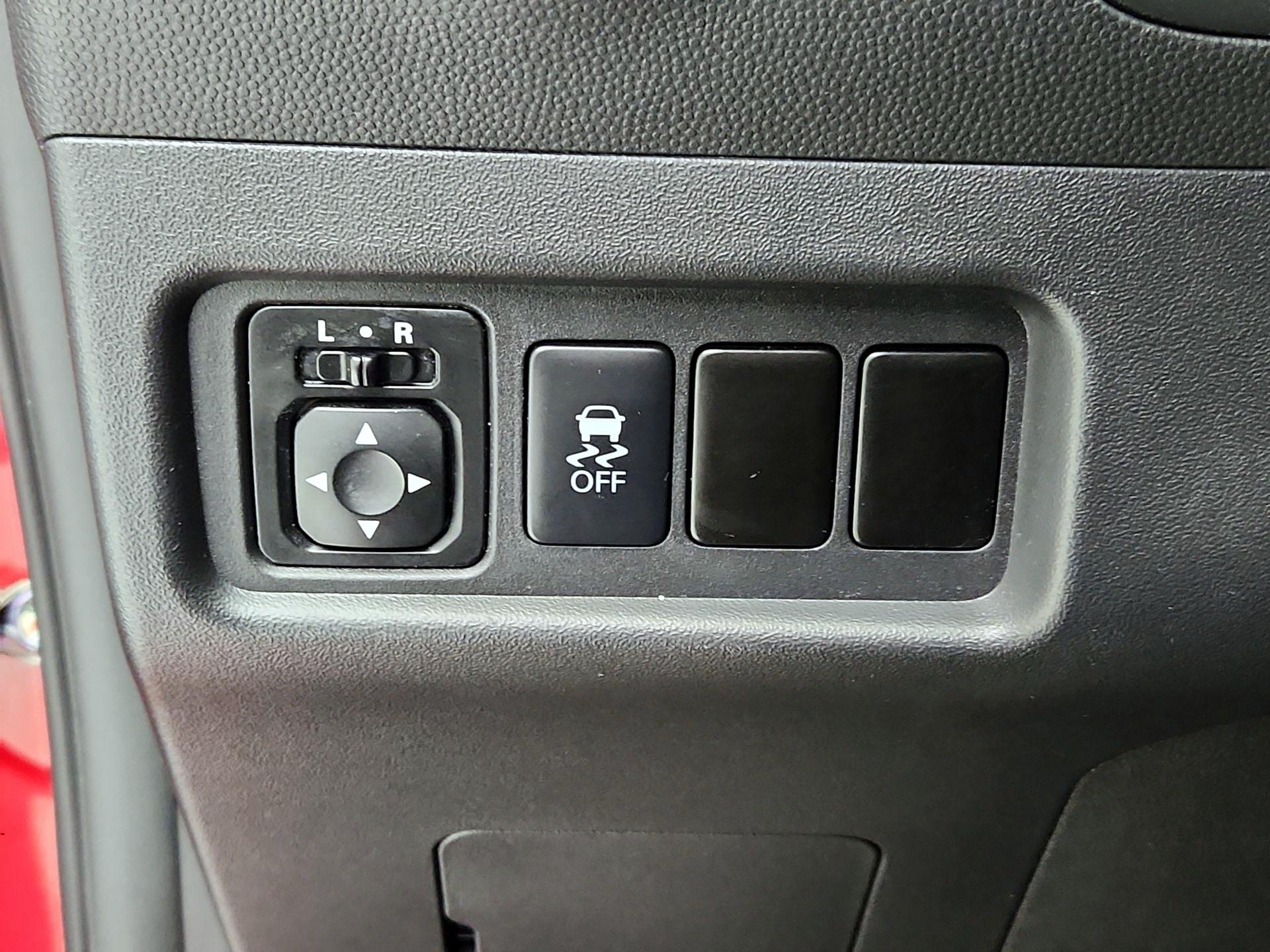 Thumbnail: 2017 Mitsubishi Mirage - 13