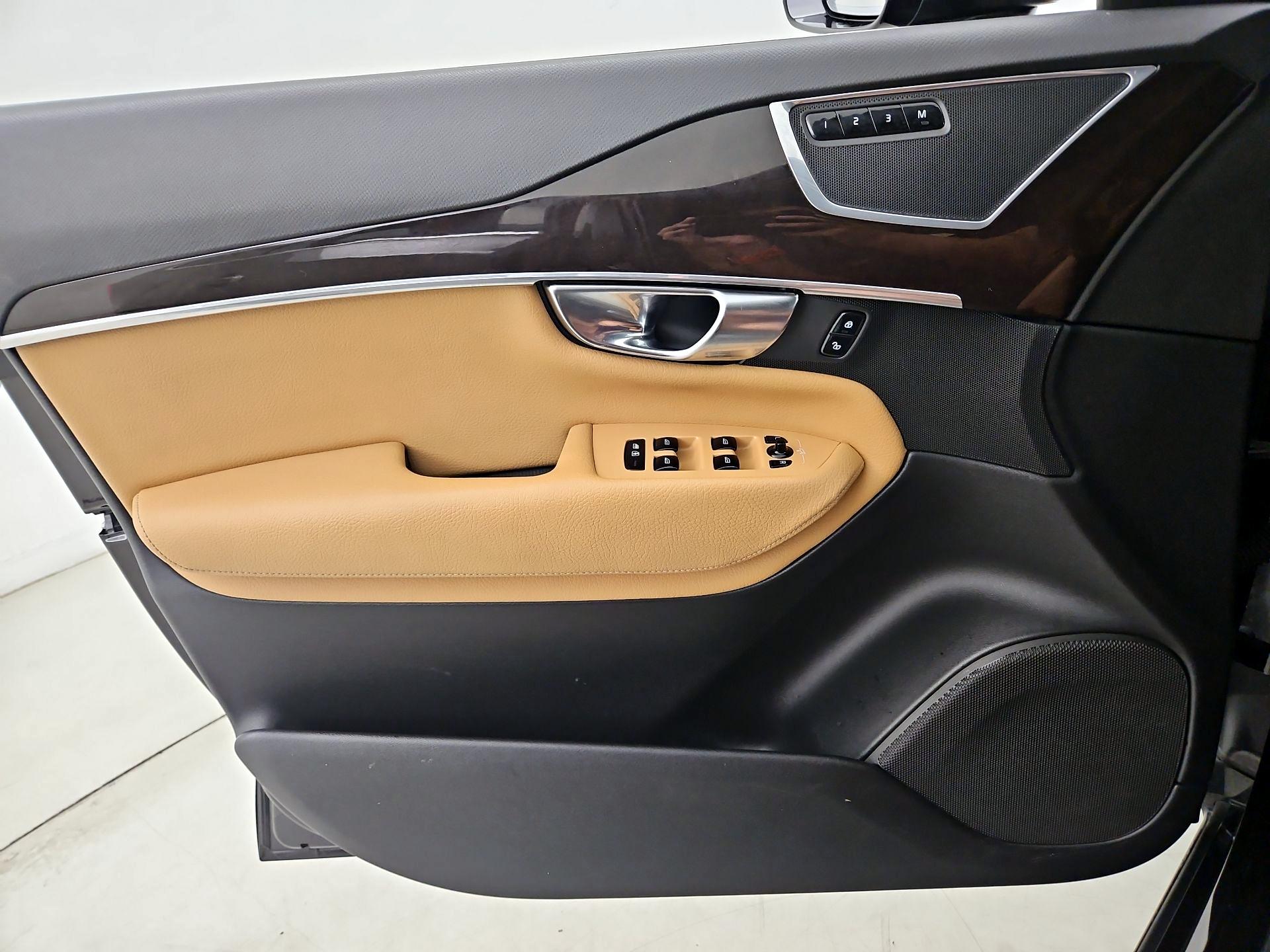 Thumbnail: 2019 Volvo XC90 - 12