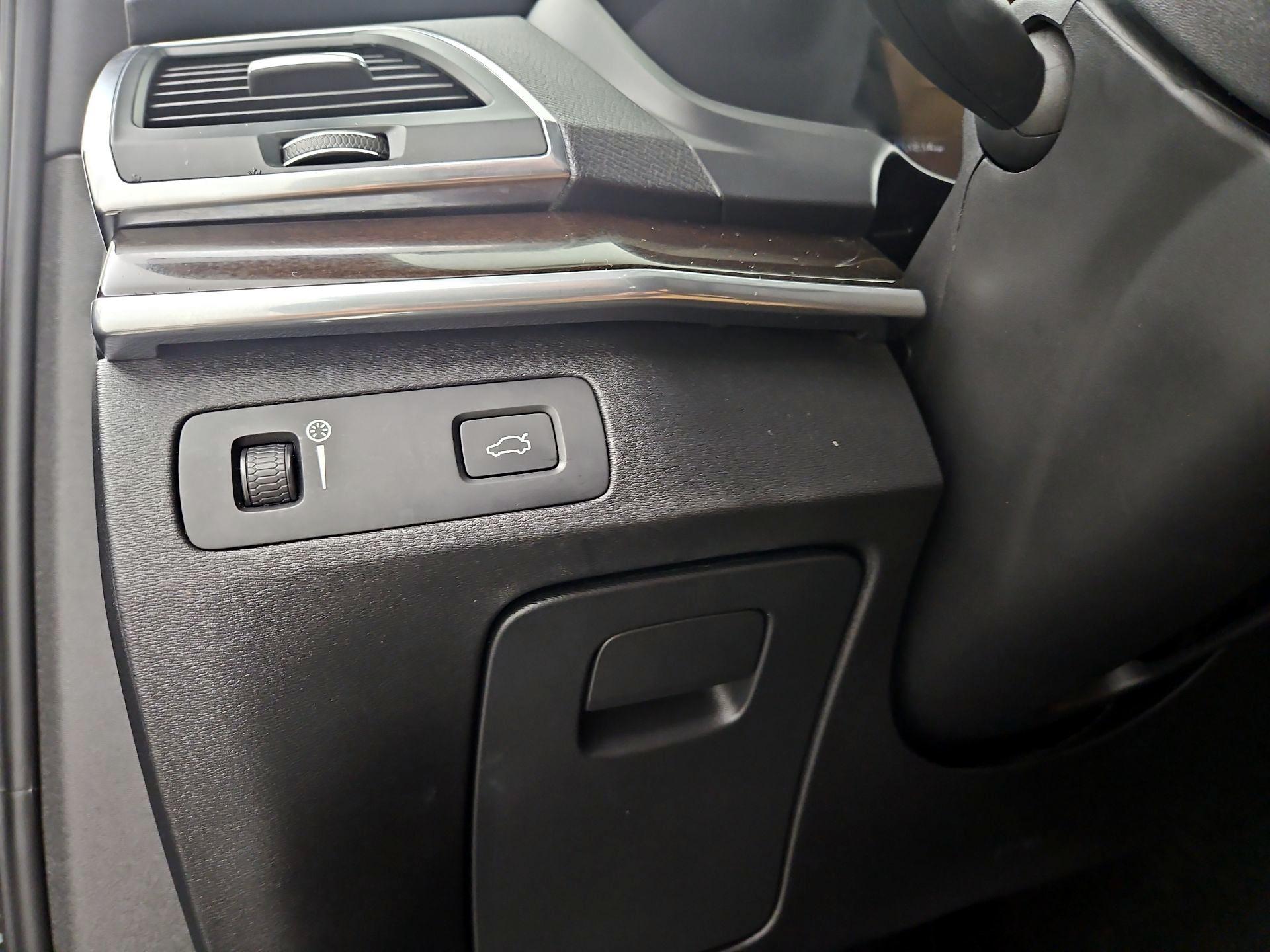 Thumbnail: 2019 Volvo XC90 - 13