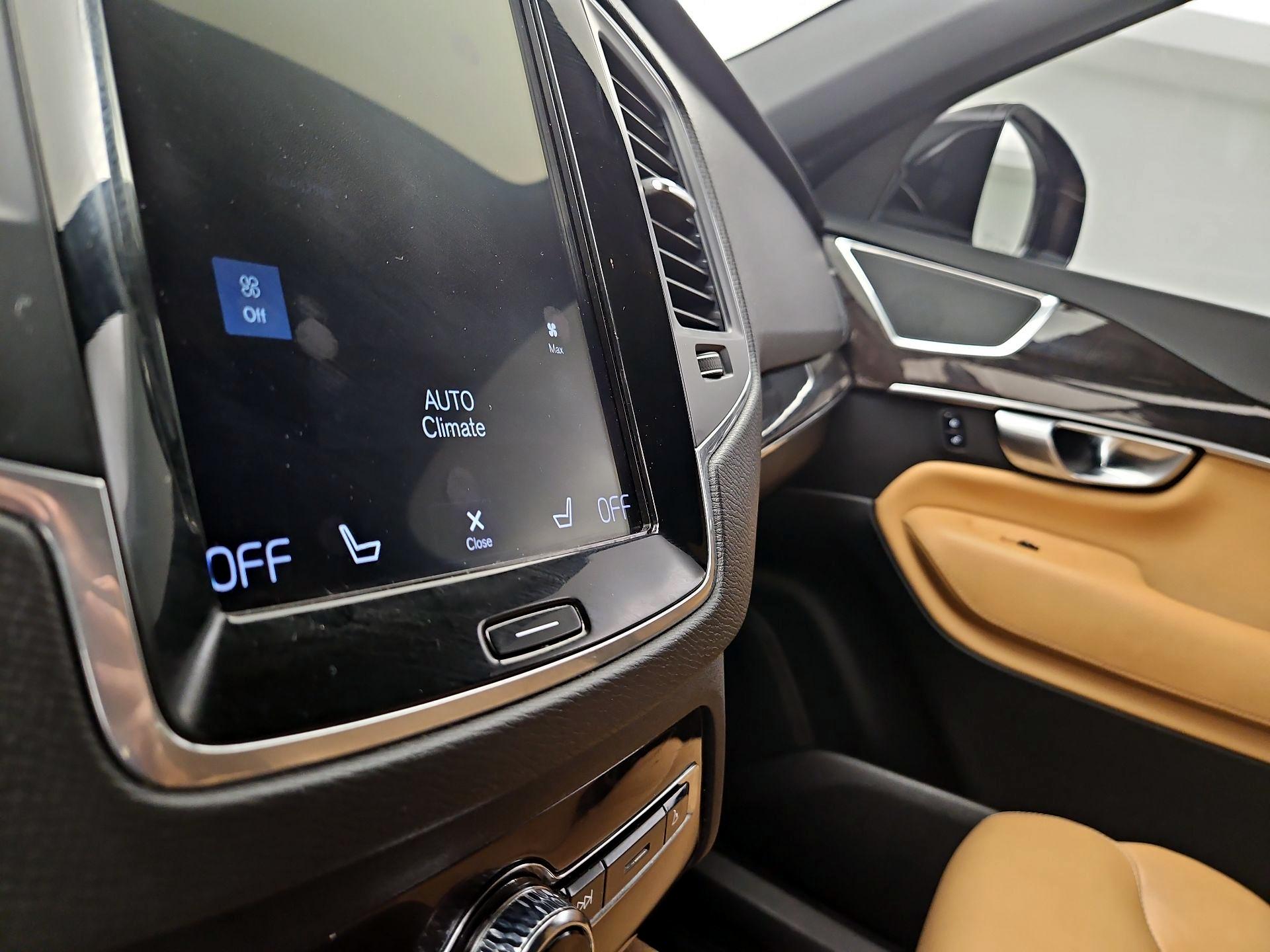 Thumbnail: 2019 Volvo XC90 - 16