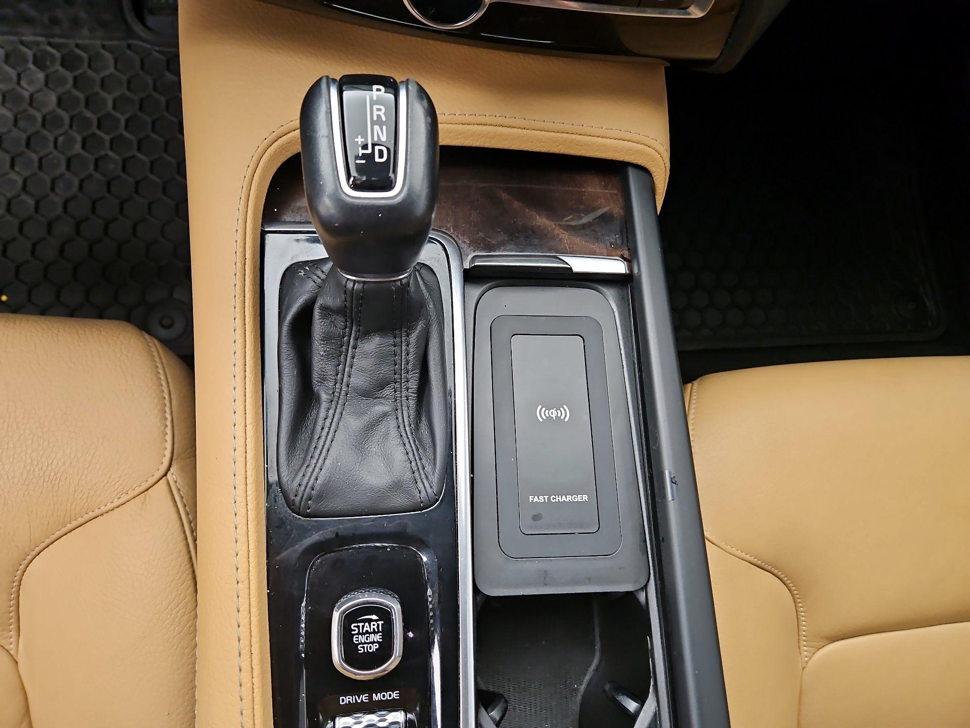 Thumbnail: 2019 Volvo XC90 - 17